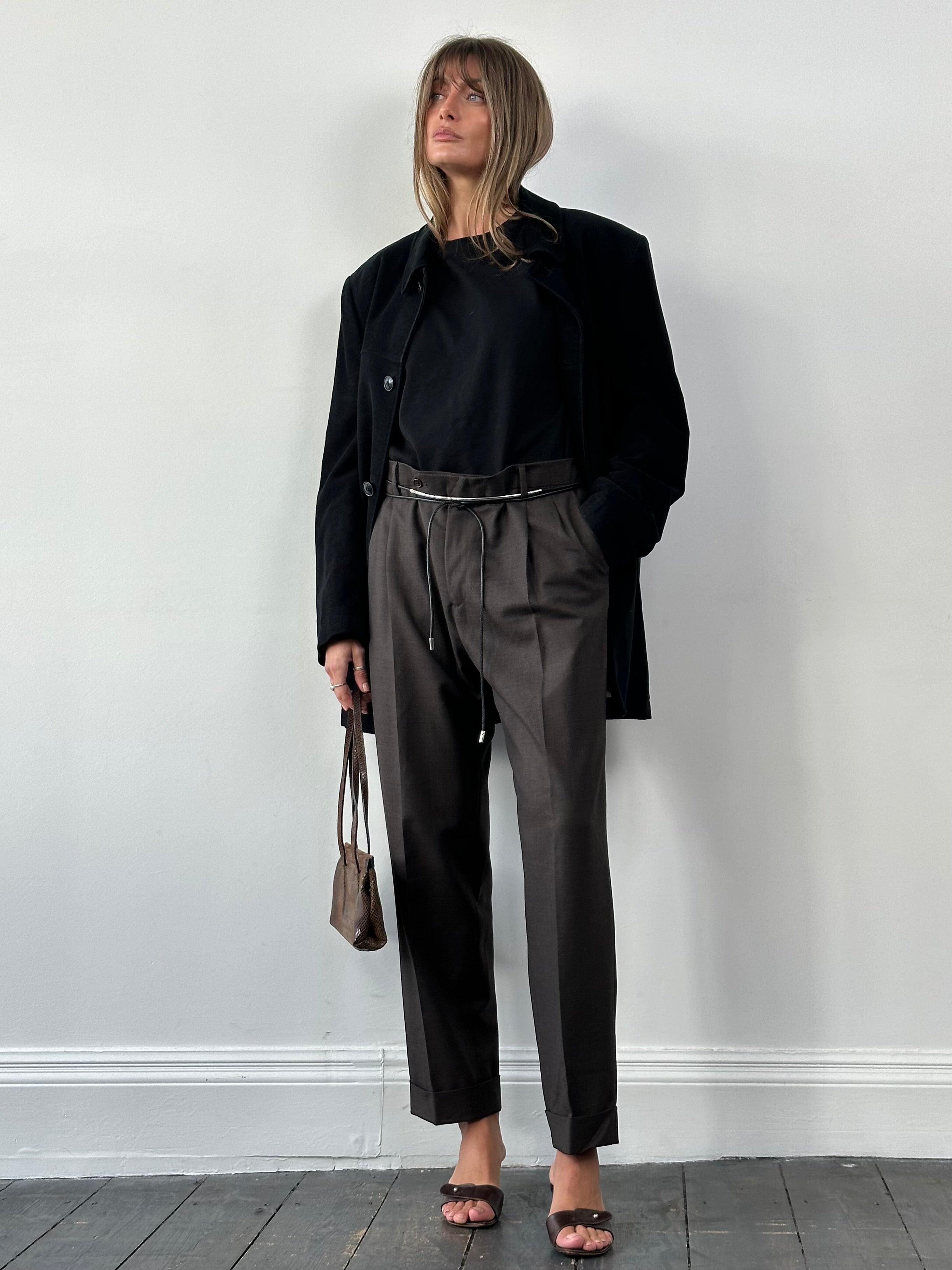 Vintage Italian vintage pure wool mid-rise tailored trousers, W34, with classic fit and structured design.
