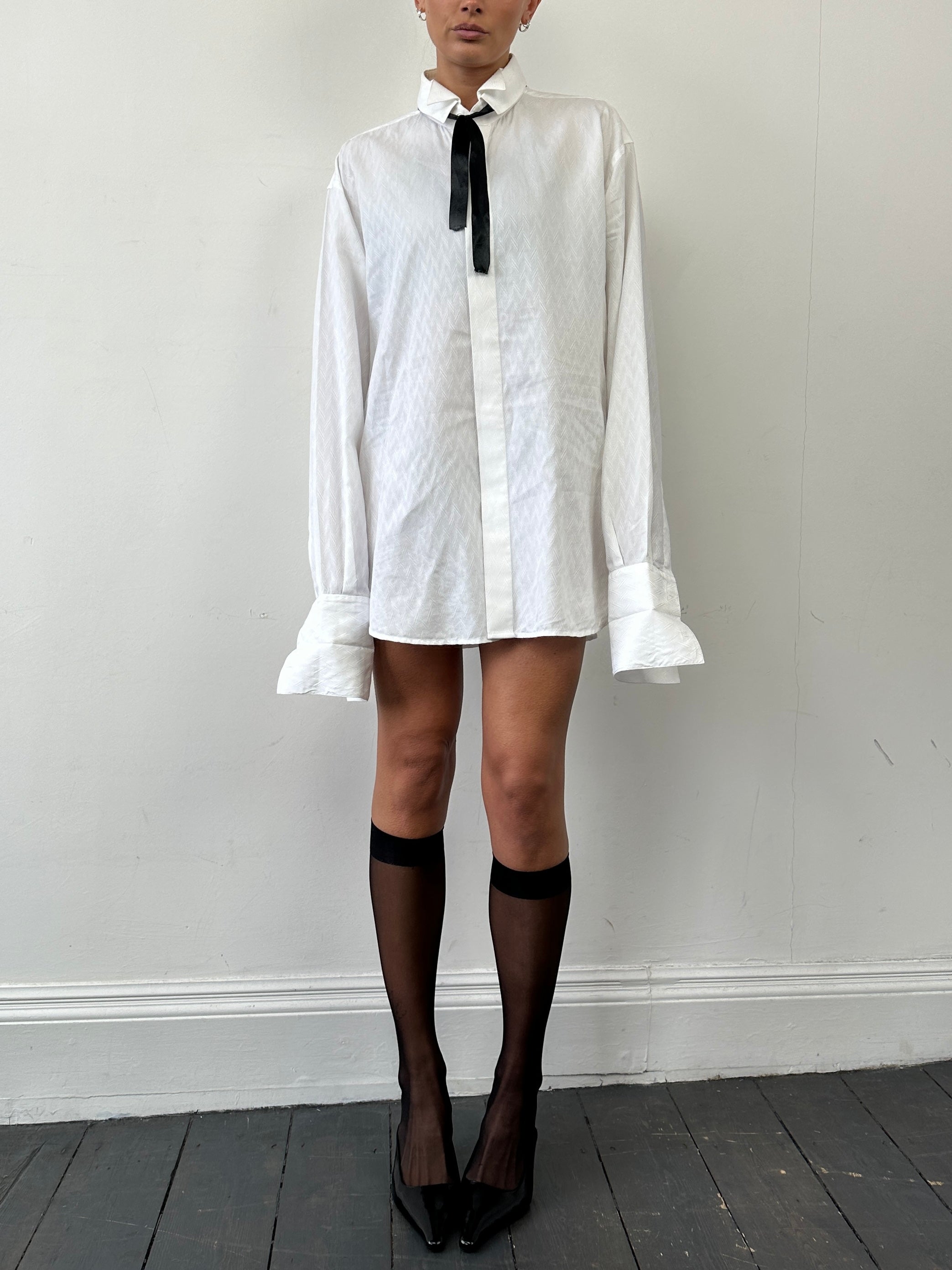 Pal Zileri cotton double collar dress shirt in size L/XL, featuring a classic design with button-down front and crisp fabric.