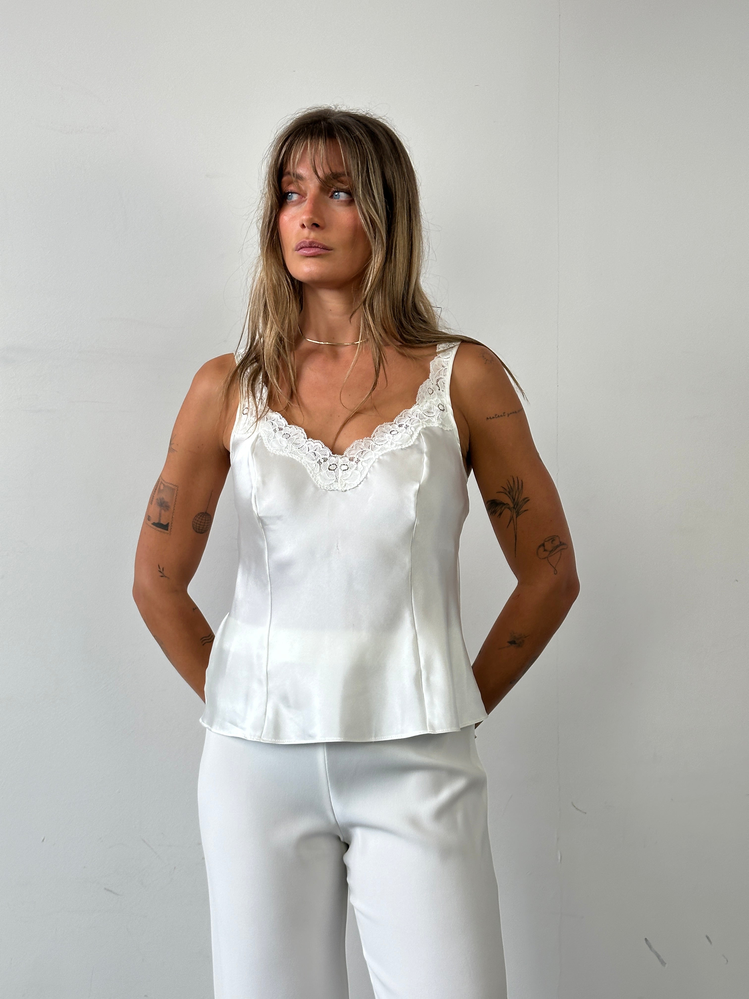 St Michael lace cami top in size M, featuring delicate lace details and a fitted sleeveless design.
