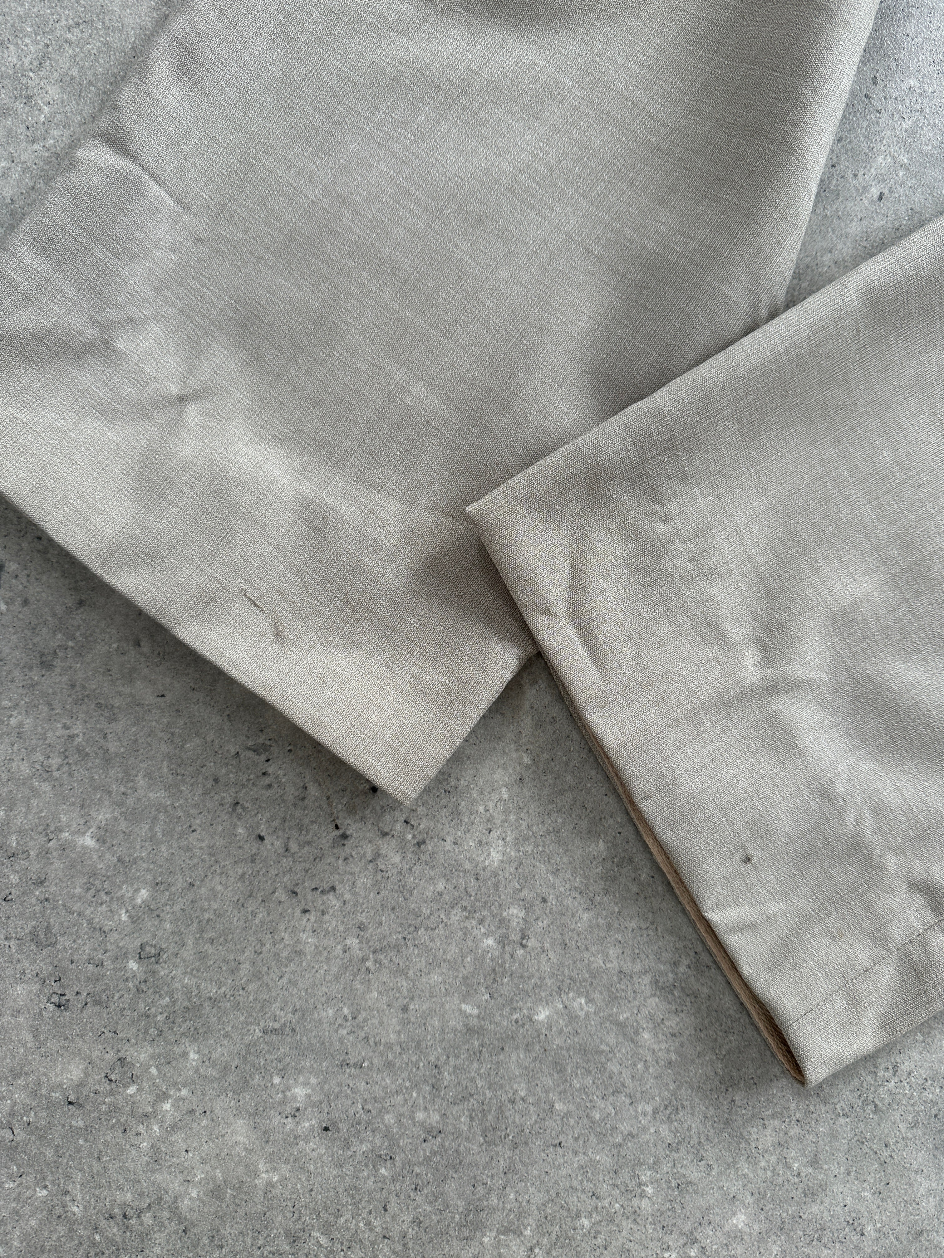 Pal Zileri pure wool single-breasted suit jumpsuit in size 40R/W32, tailored fit with classic lapel and sleek design.