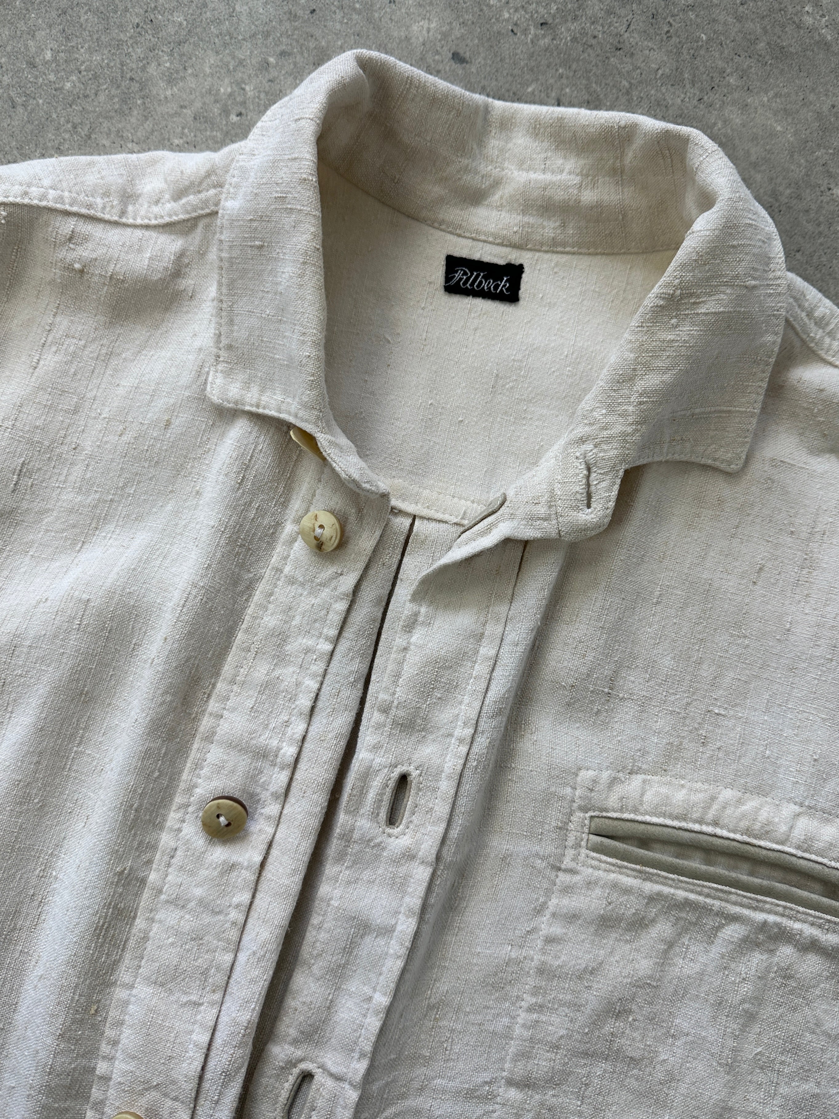 Vintage linen oversized shacket in size L, casual shirt with a relaxed fit and vintage-inspired design.