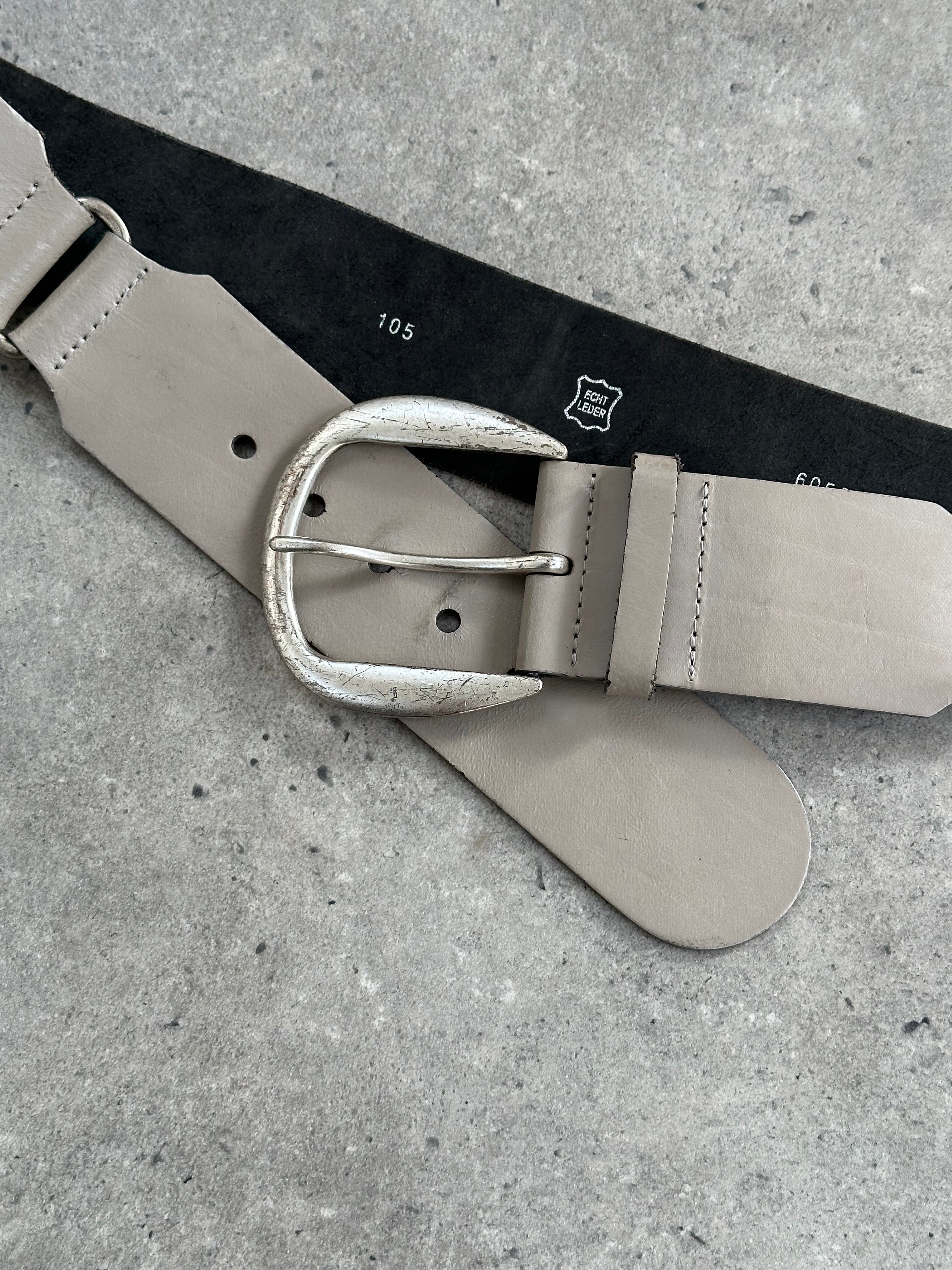 Italian vintage 1990s chunky leather belt with large buckle, size W37-41, crafted by Vintage.