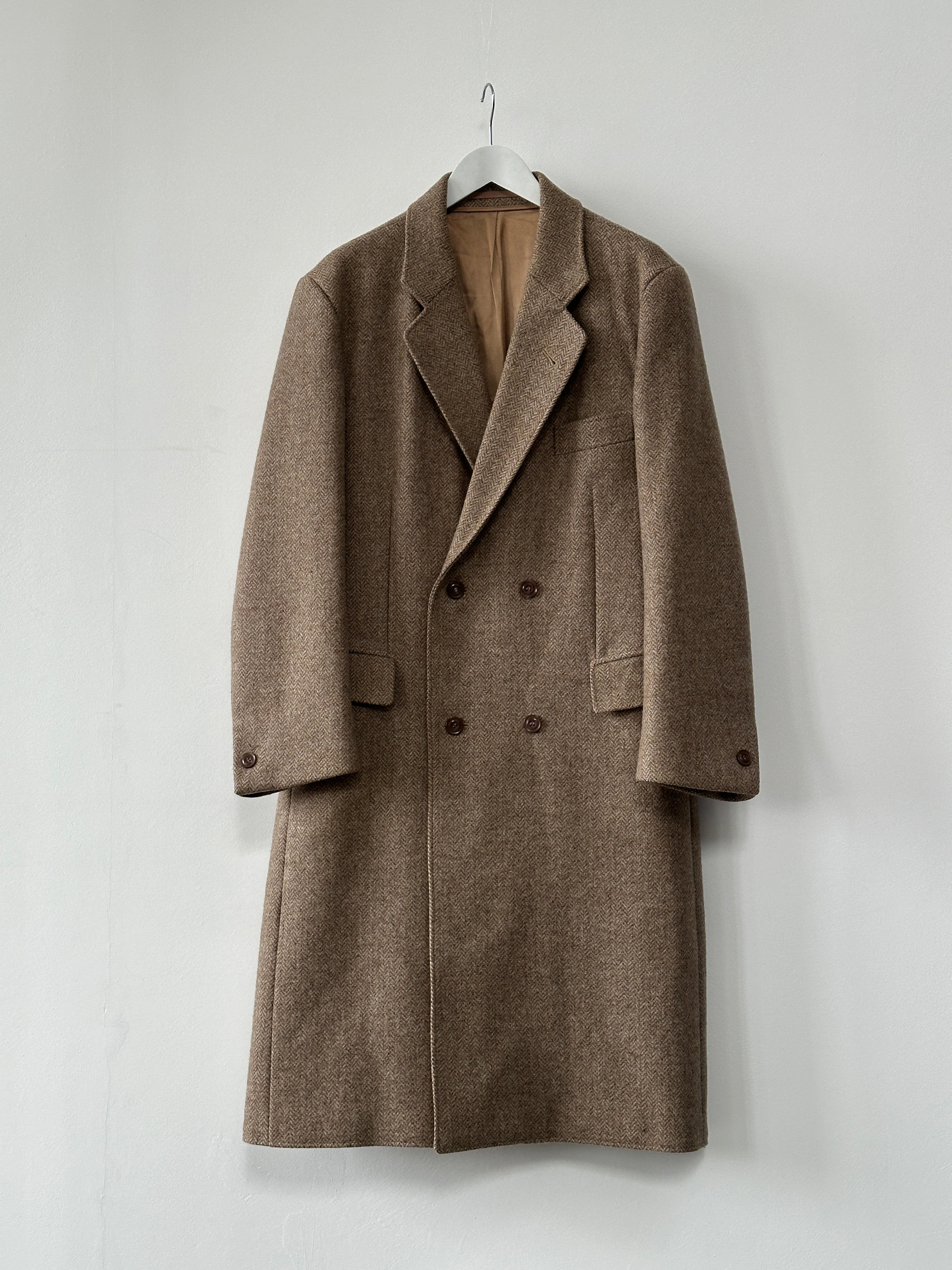 Vintage wool herringbone double-breasted coat in XL size, classic style with tailored fit and textured fabric.