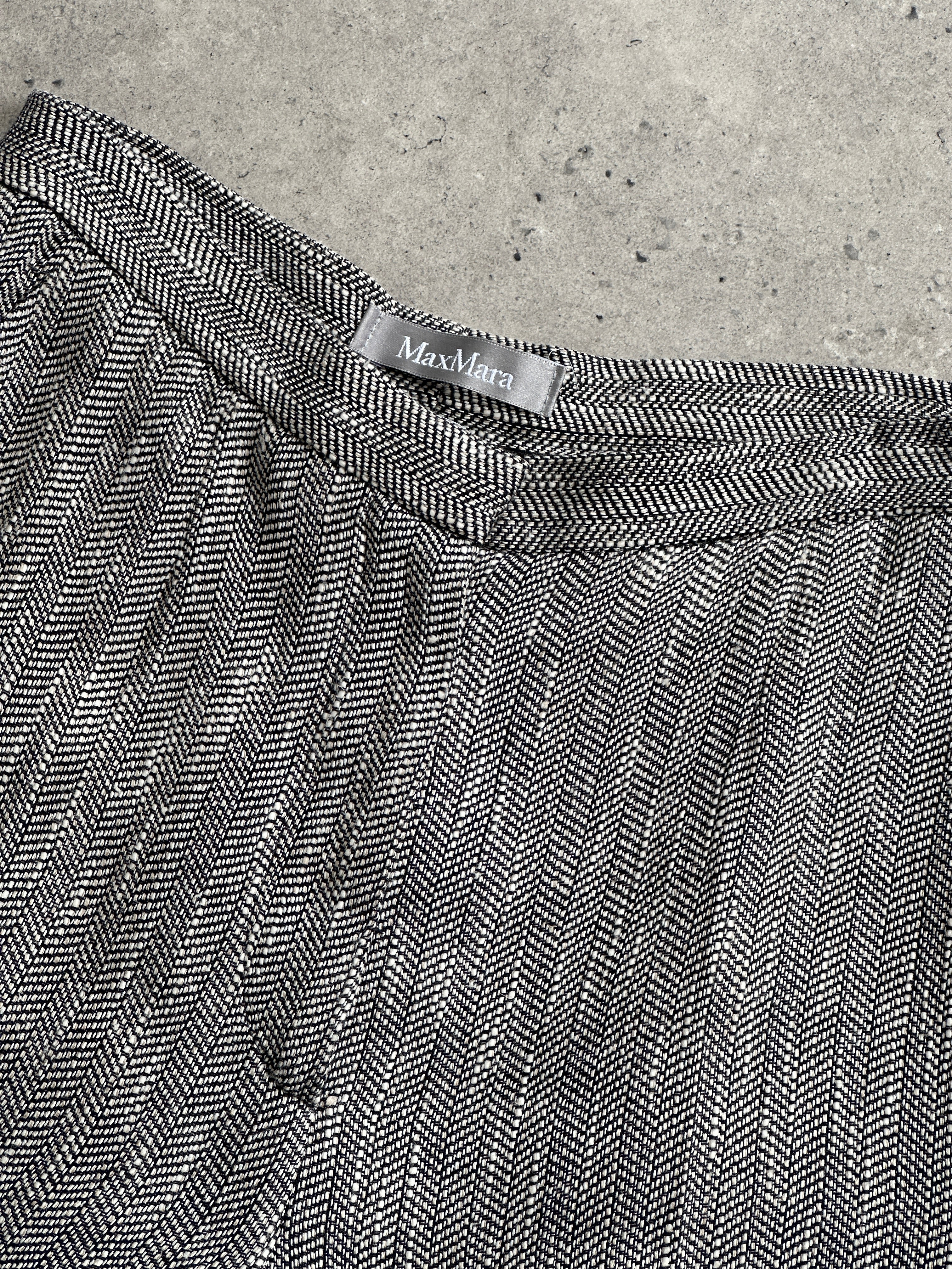 Max Mara high-waisted cotton linen herringbone trousers in size W28, featuring a tailored fit and classic style.