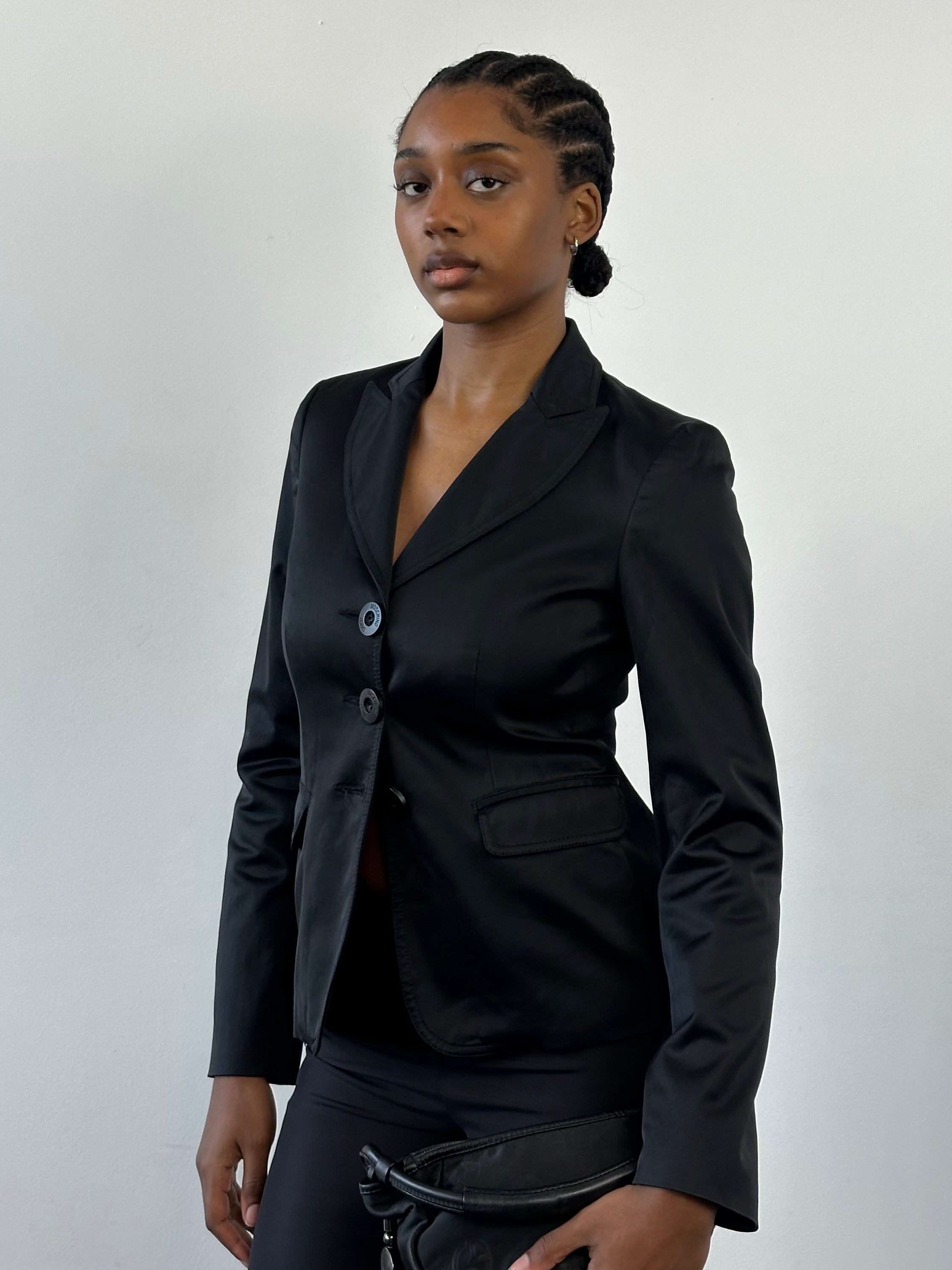 Moschino 2000s Dagger Collar cotton fitted blazer in XS, stylish blazer with a unique dagger collar design and tailored fit.