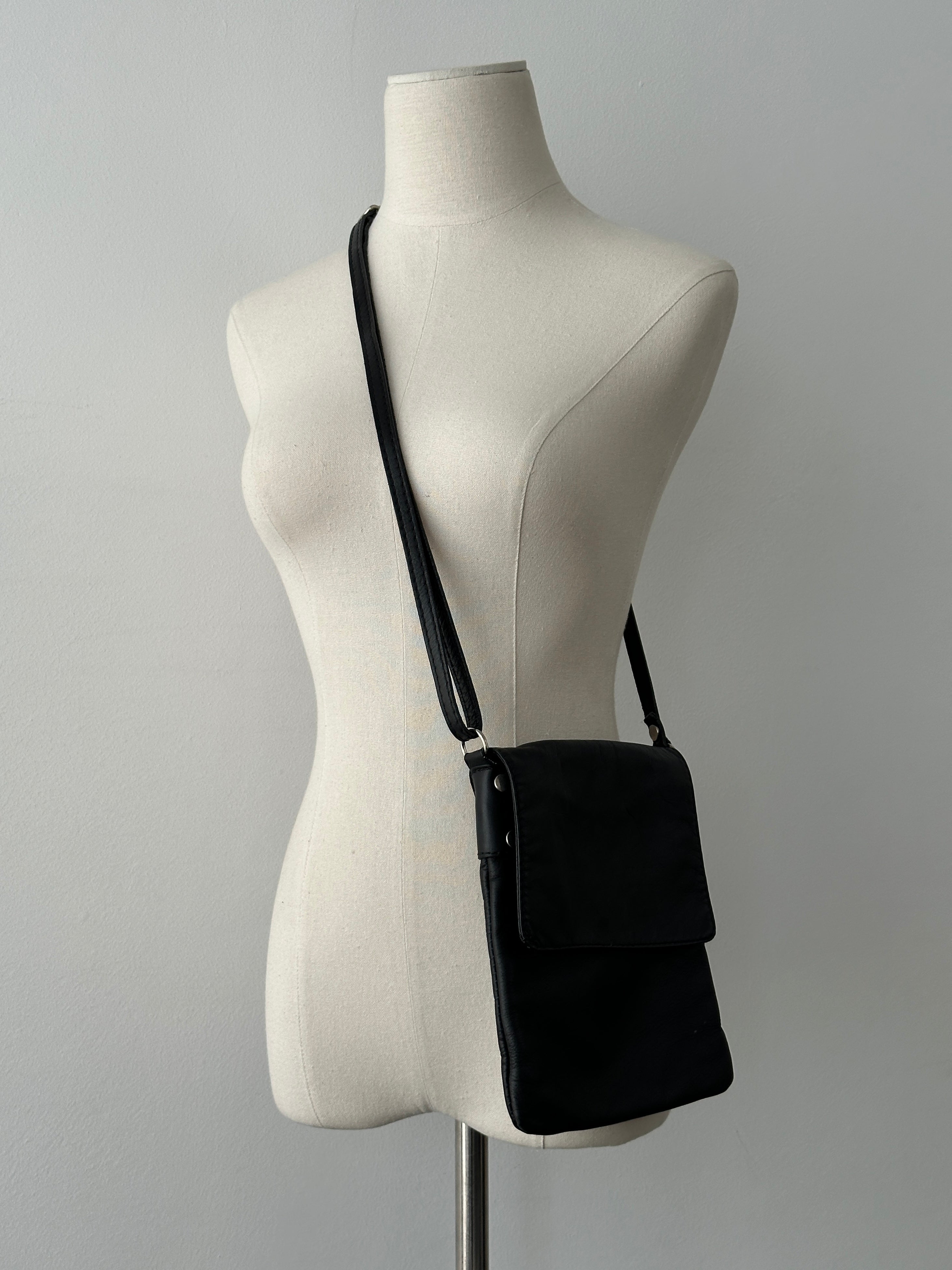 Italian Vintage 1990s Leather Crossbody Bag