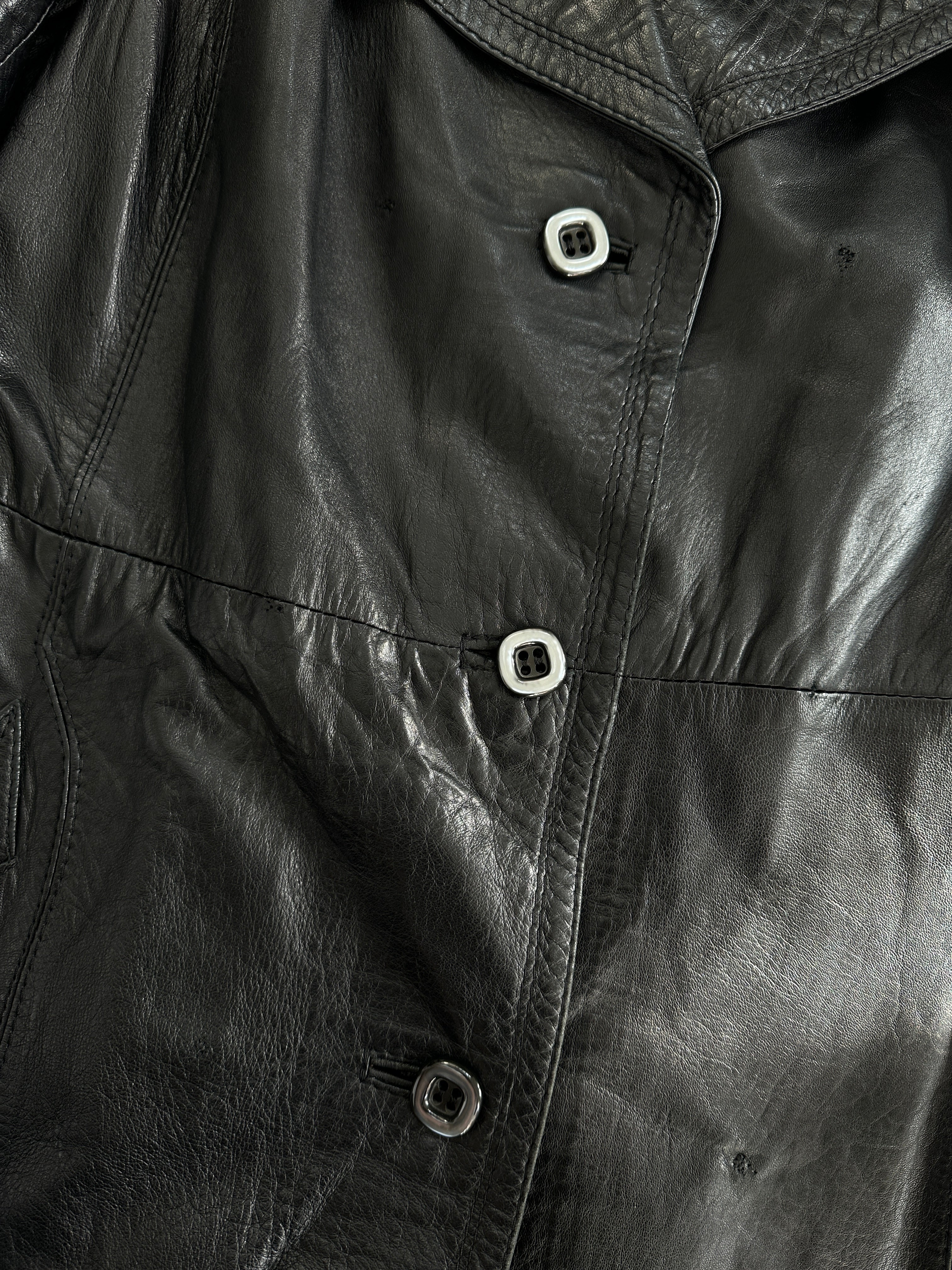Vintage Italian vintage leather belted trench coat, size M, stylish outerwear with classic design and high-quality leather details.
