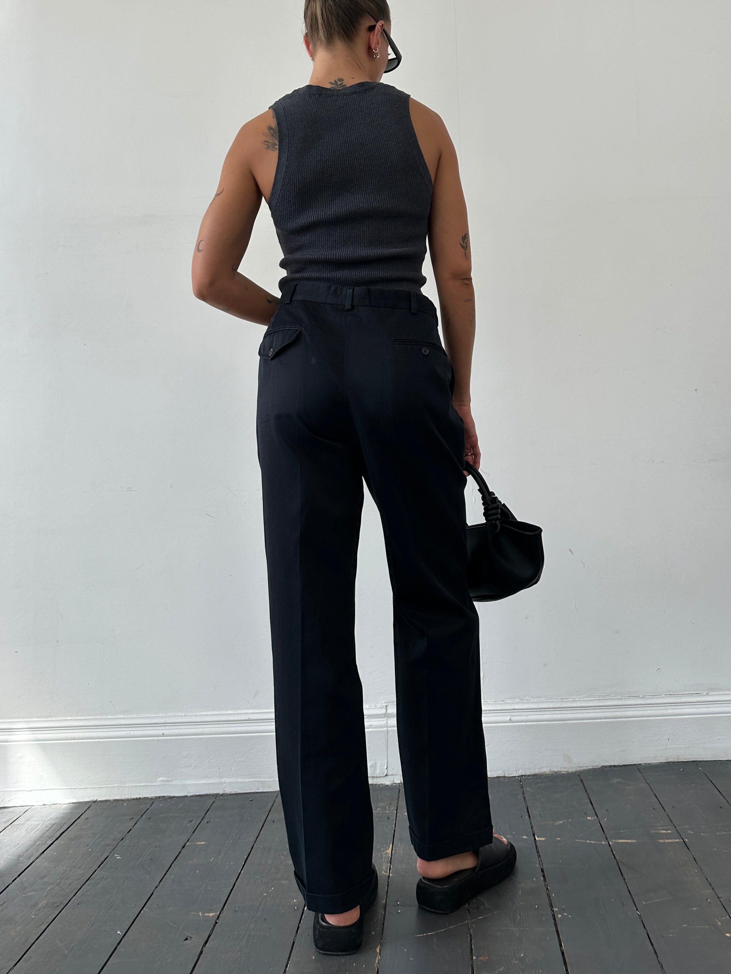 Vintage high-waisted pleated trousers made from soft Pima cotton, W32, featuring a classic vintage style and tailored fit.