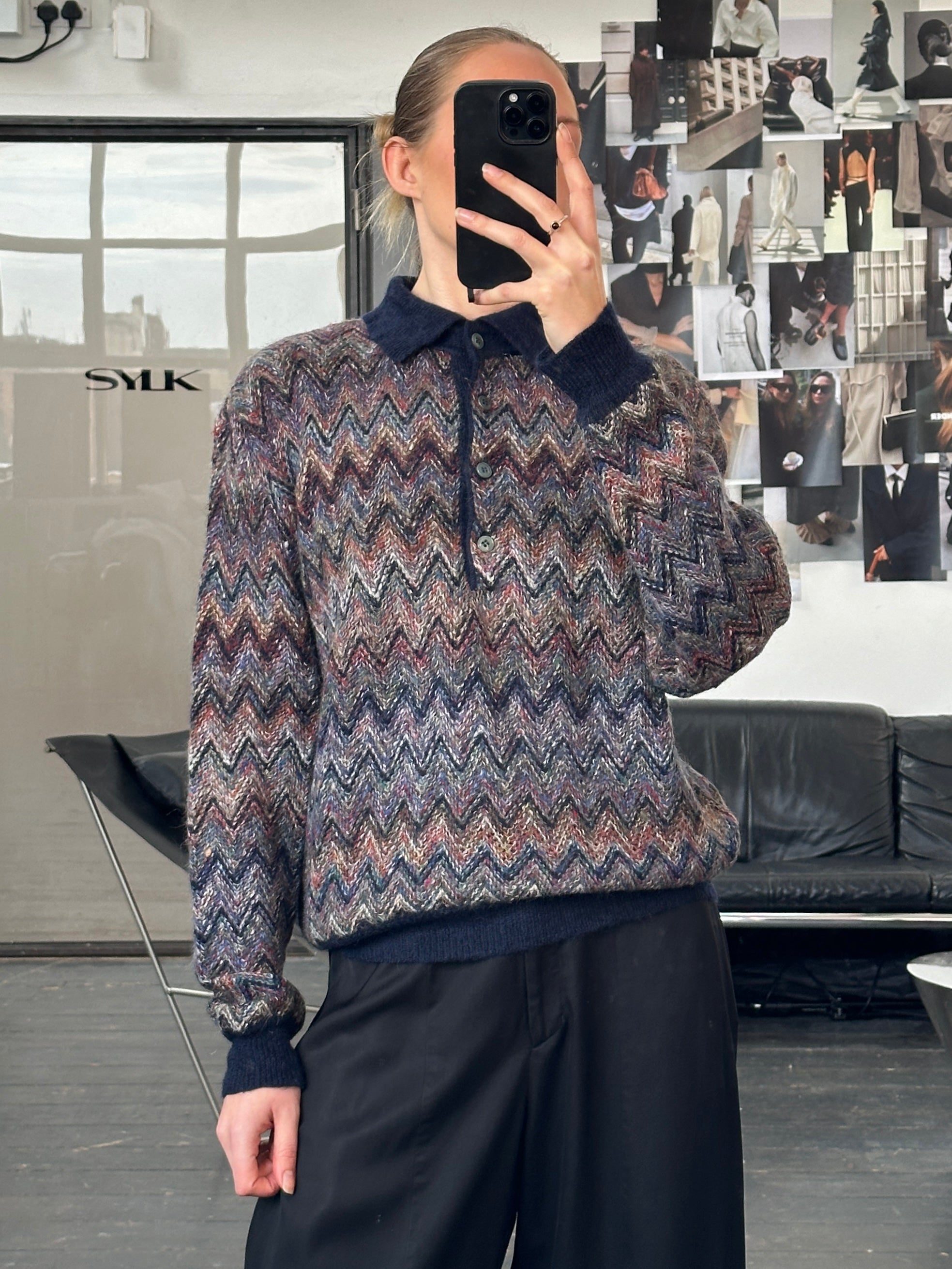 Vintage Italian 1990s mohair zigzag knitted polo jumper in size large, featuring colorful zigzag pattern and classic polo collar.