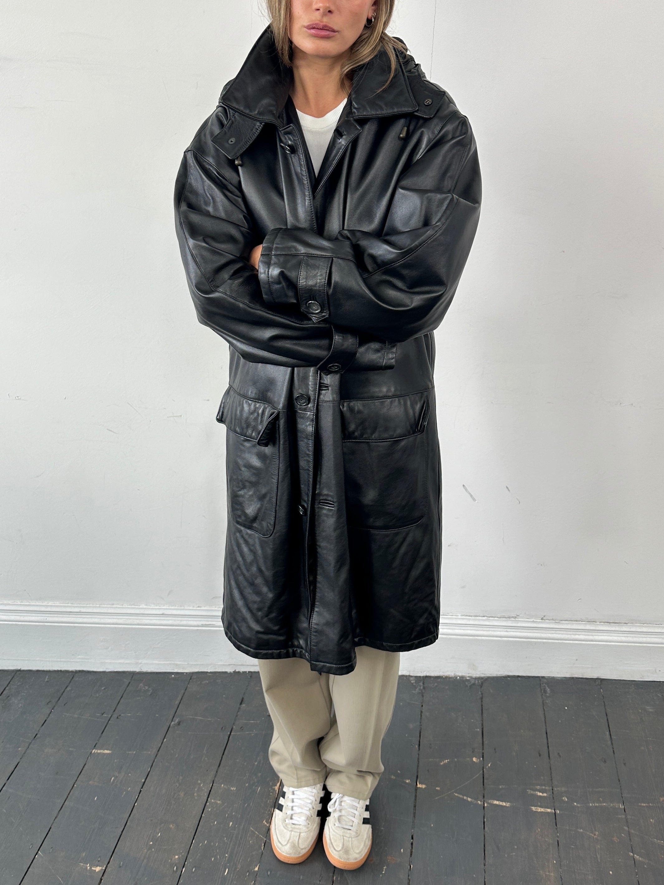 Vintage Italian vintage leather hooded trench coat, XL/XXL size, featuring classic design and durable leather material.