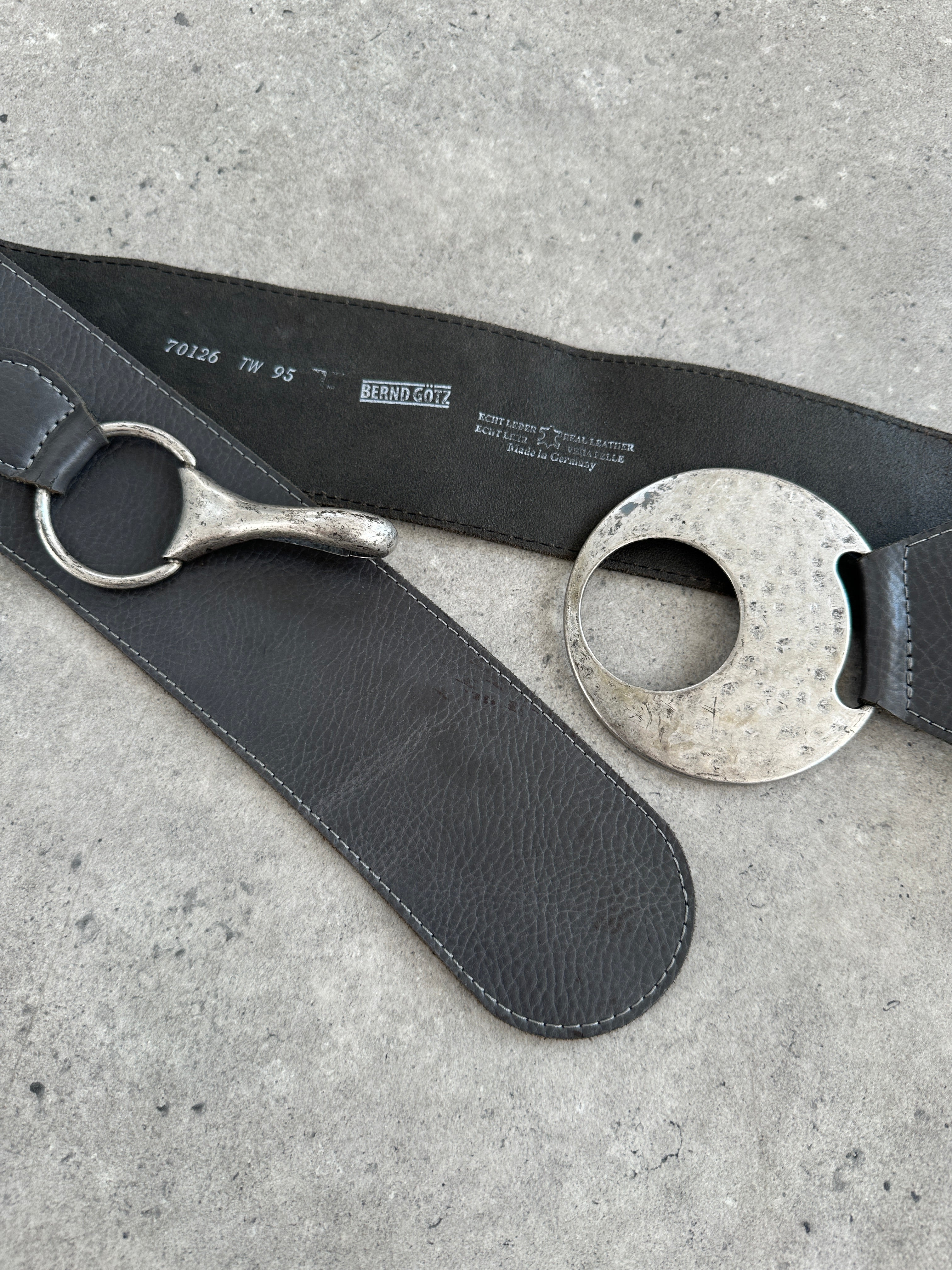 Vintage 1990s Chunky Circular Leather Belt - W35 - SYLK