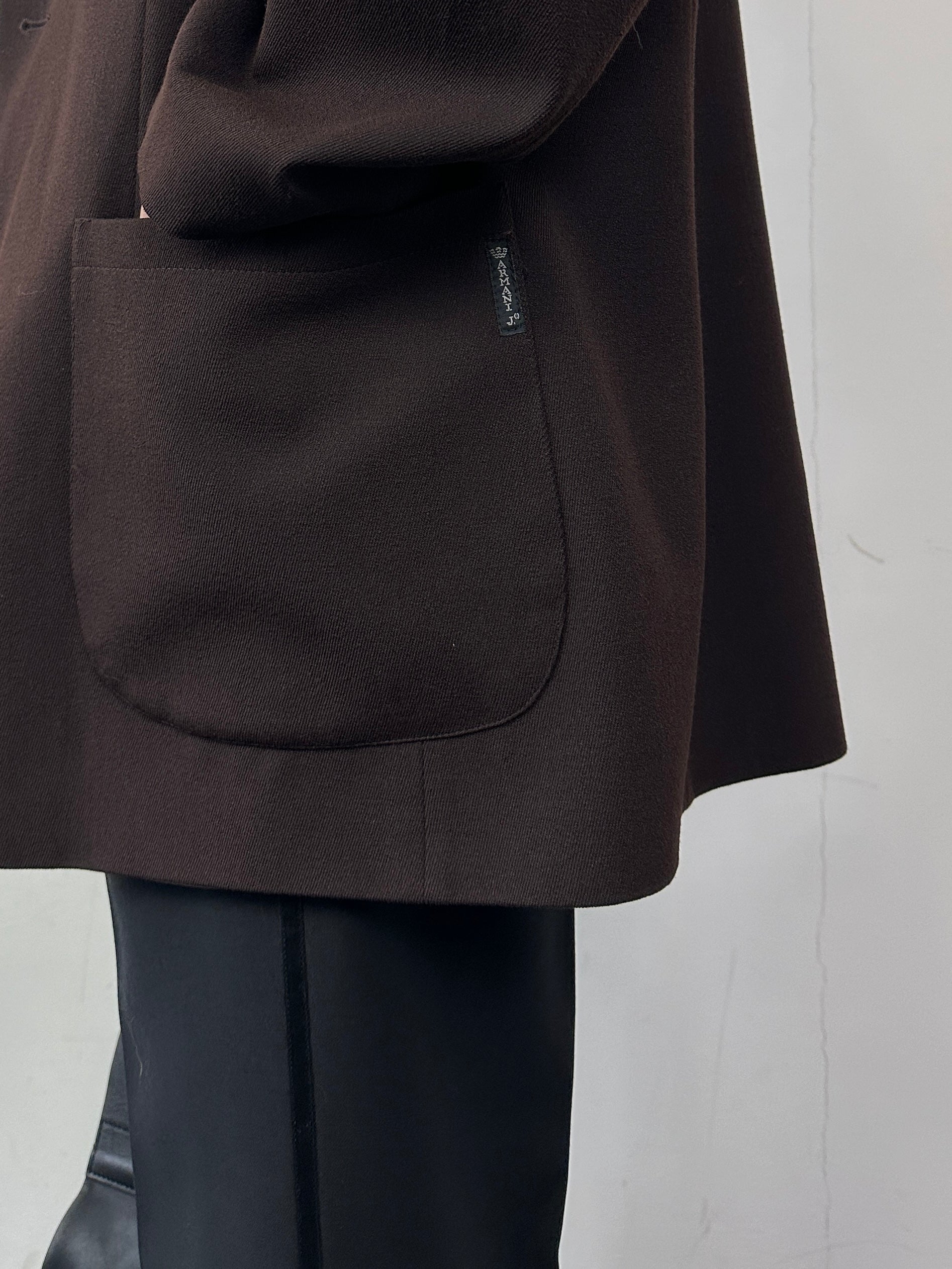 Armani single-breasted oversized blazer in size 46/XL, shown in a tailored fit with lapels and button closure.