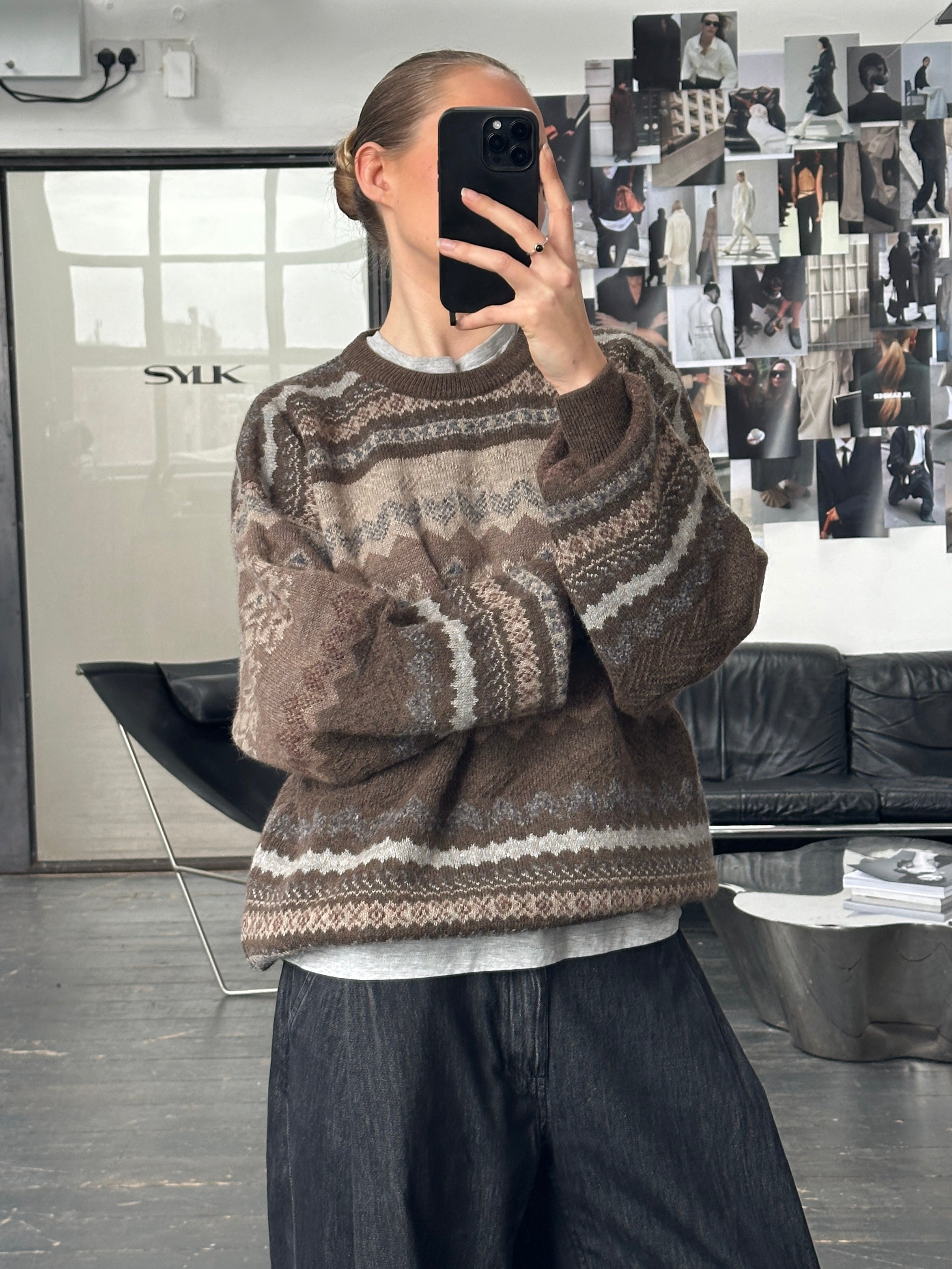 Vintage Italian 1990s wool alpaca patterned knit jumper in XL, featuring a cozy, multicolored design and classic knit texture.