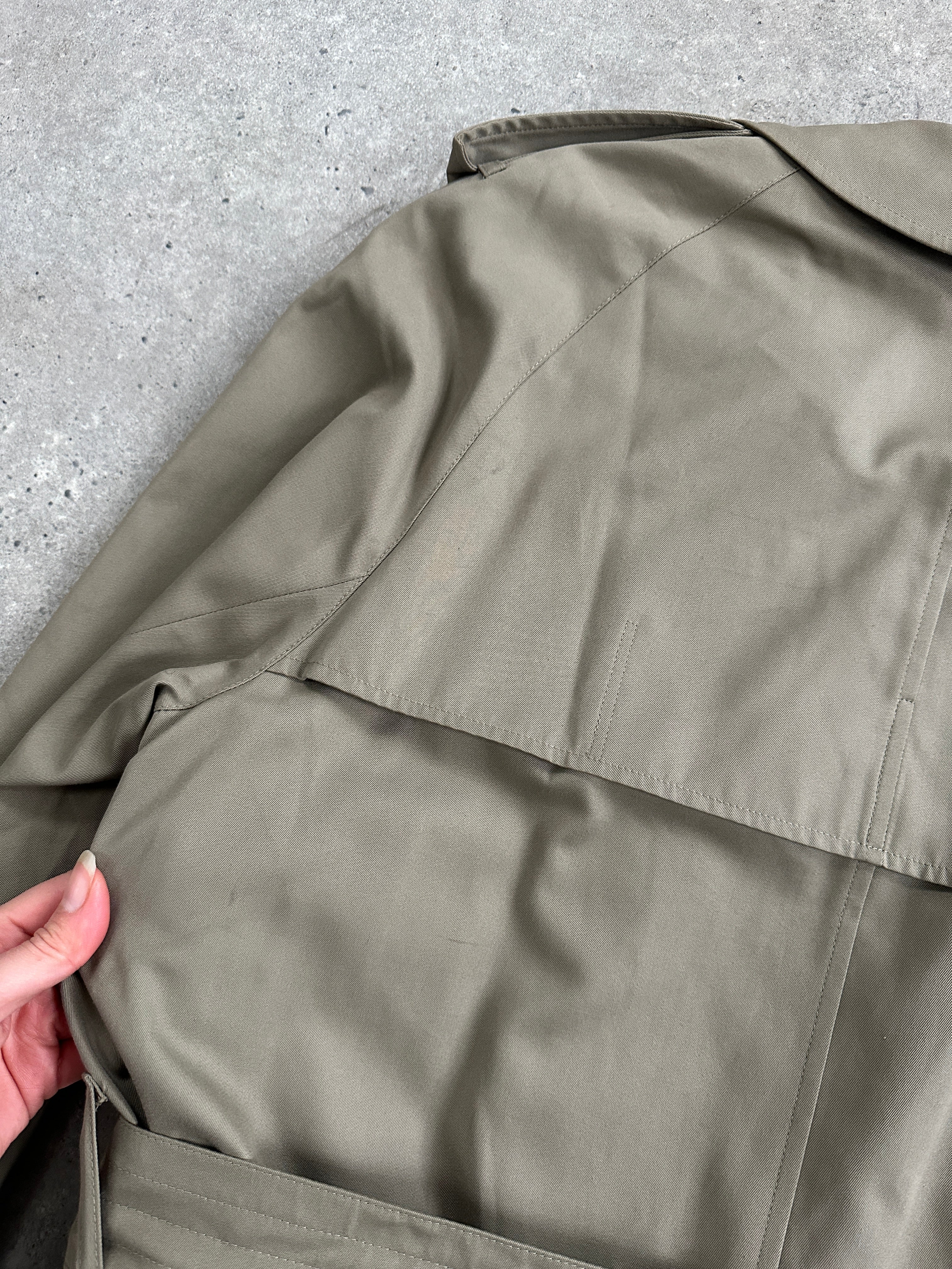 Aquascutum pure cotton double-breasted belted trench coat in XL, featuring classic design and tailored fit.