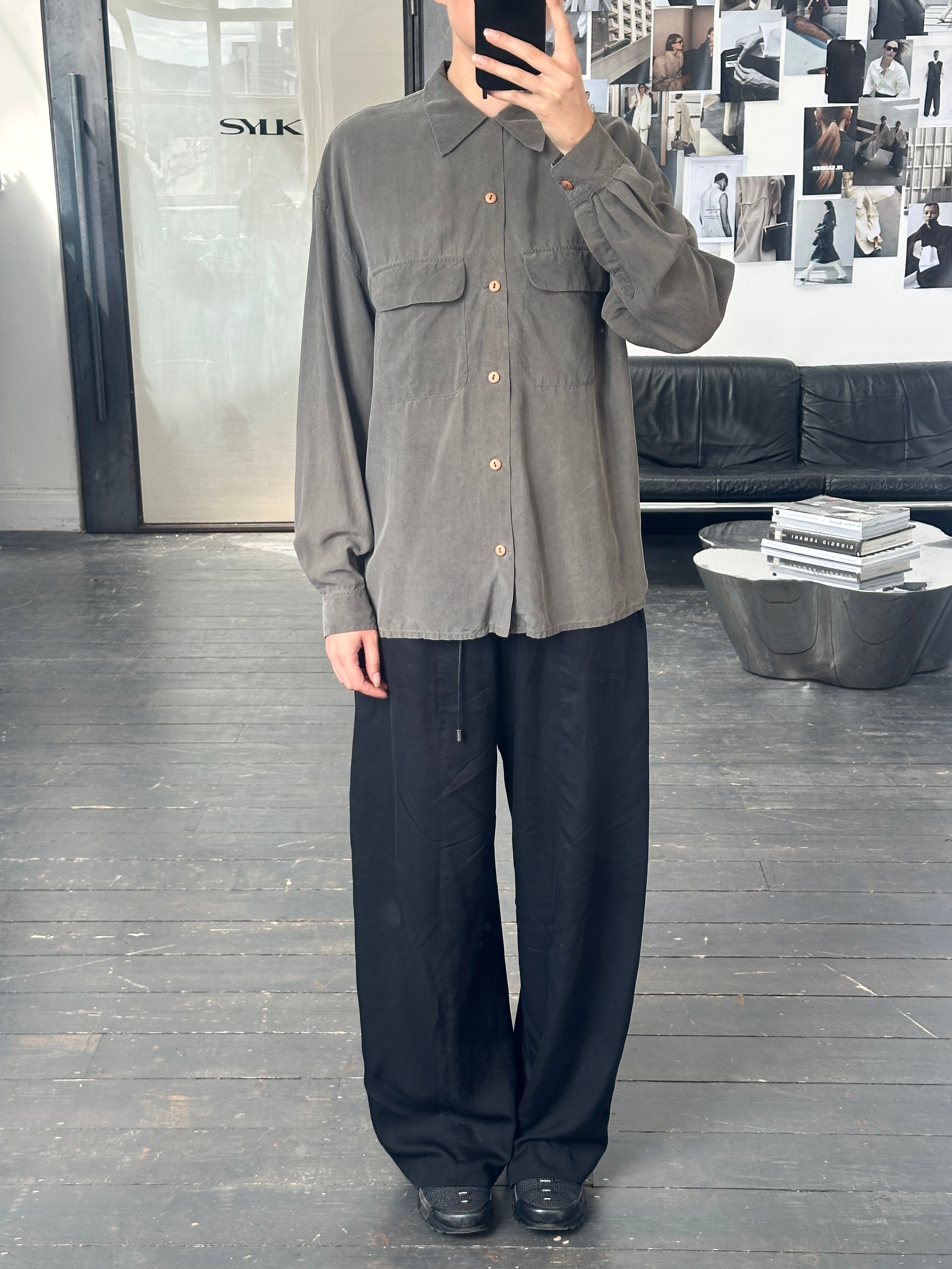 Vintage GUESSILK 1990s pure silk minimal shirt in size L, featuring a sleek, lightweight design with a classic collar and button front.