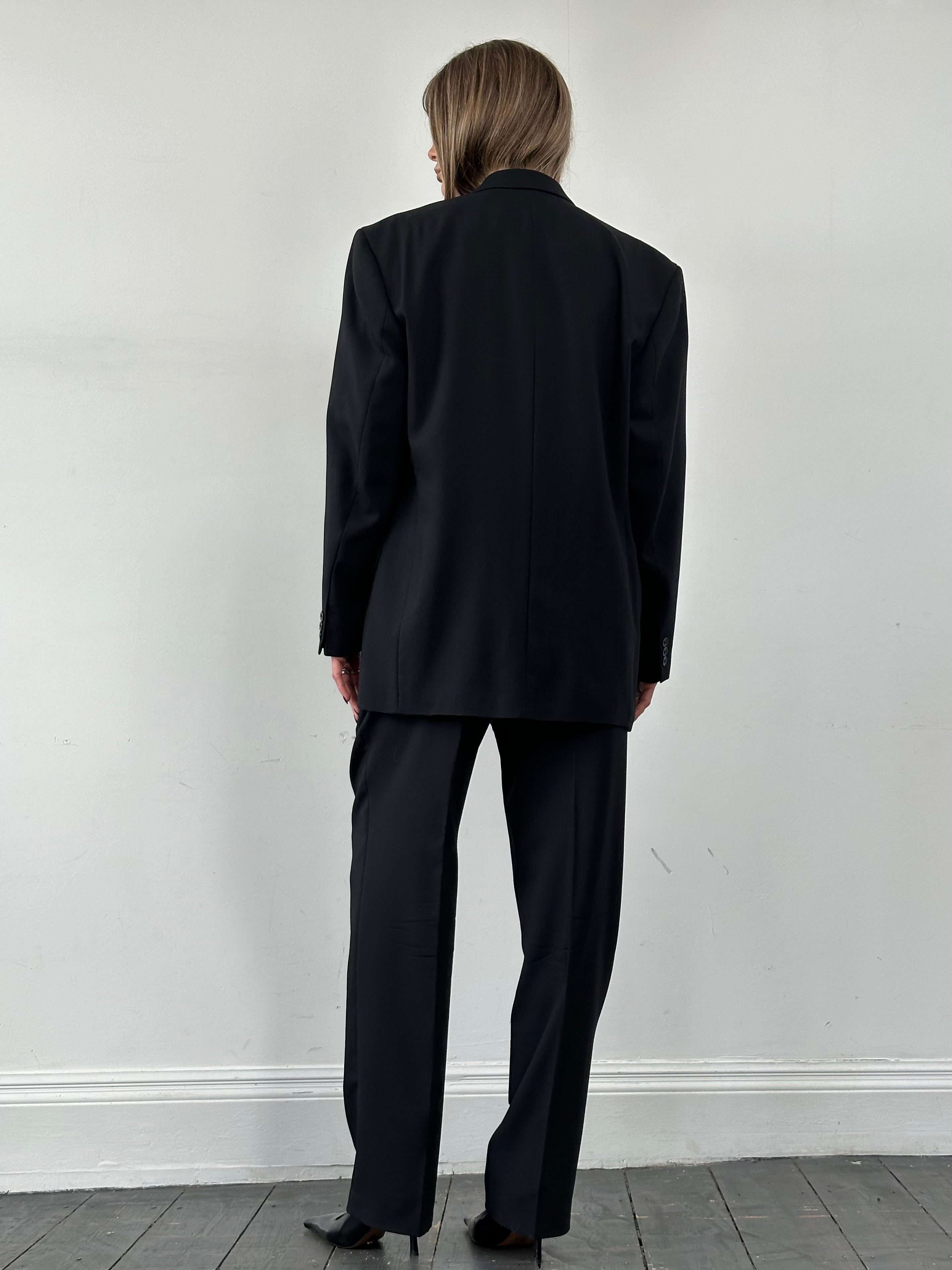Pierre Cardin pure wool single-breasted suit jumpsuit in size 40R/W33, shown in a tailored fit with lapel details.