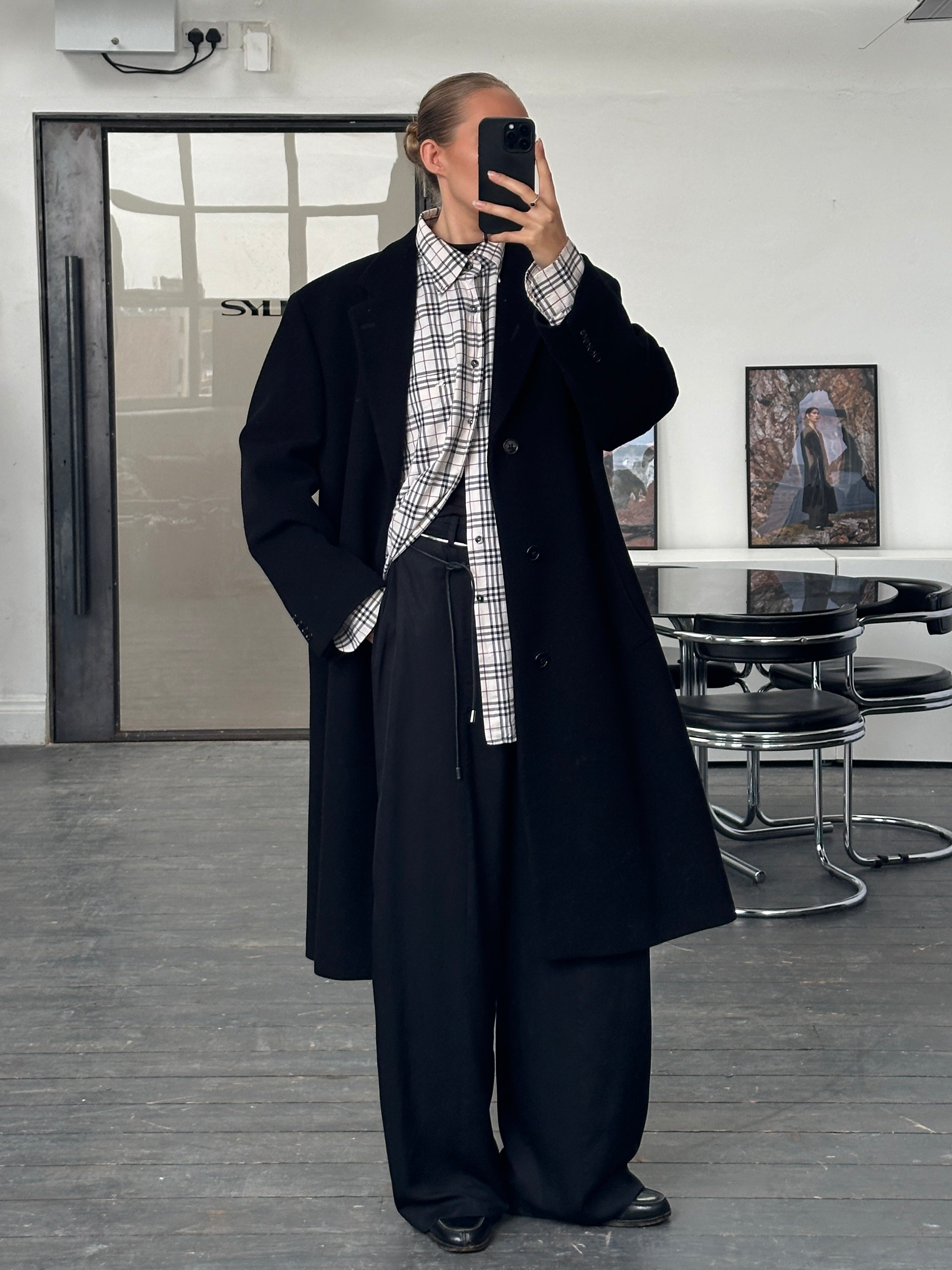 Vintage 1990s wool single-breasted coat in XL, classic design with a tailored fit, perfect for retro fashion style.