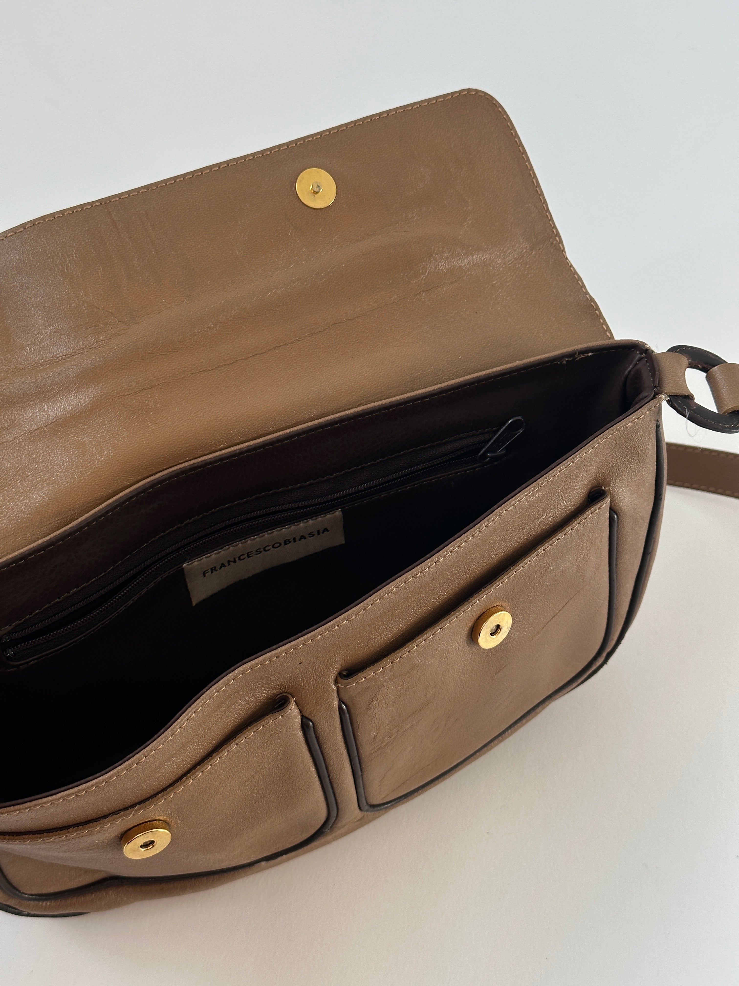 Italian Vintage Leather Crescent Crossbody Bag with adjustable strap and antique finish, featuring classic vintage design.