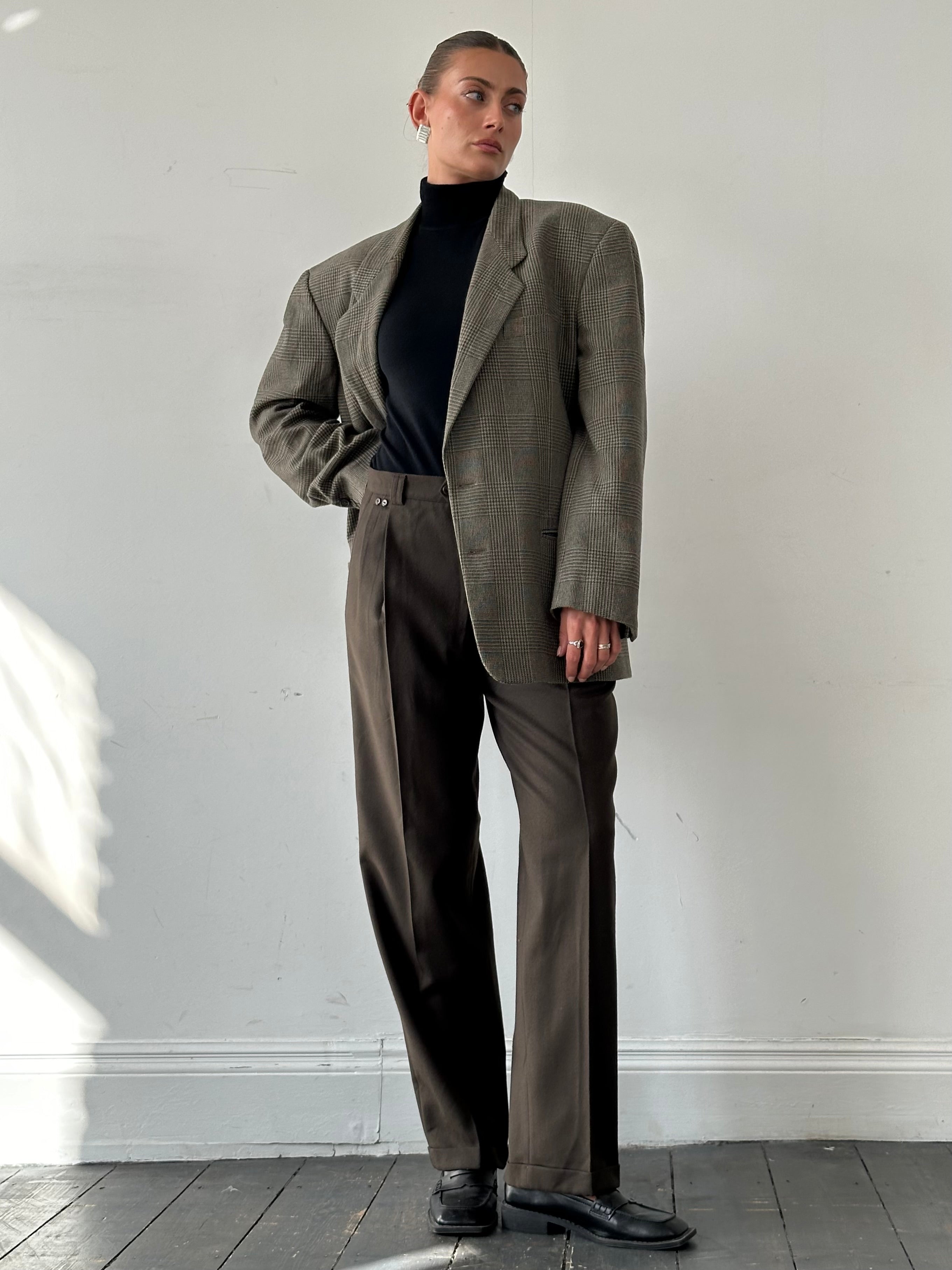 Vintage Italian brushed wool straight leg trousers in size W30, classic and stylish with a tailored fit.