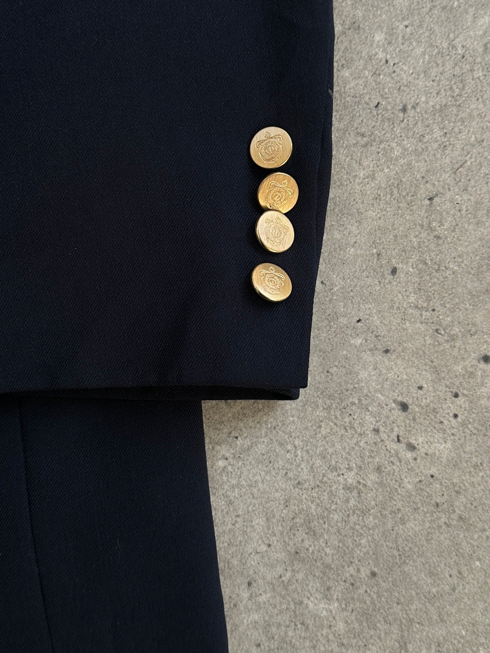 Christian Dior Monsieur 1980s bespoke double-breasted blazer, 44R/XL, tailored fit, navy fabric, classic design with buttons.