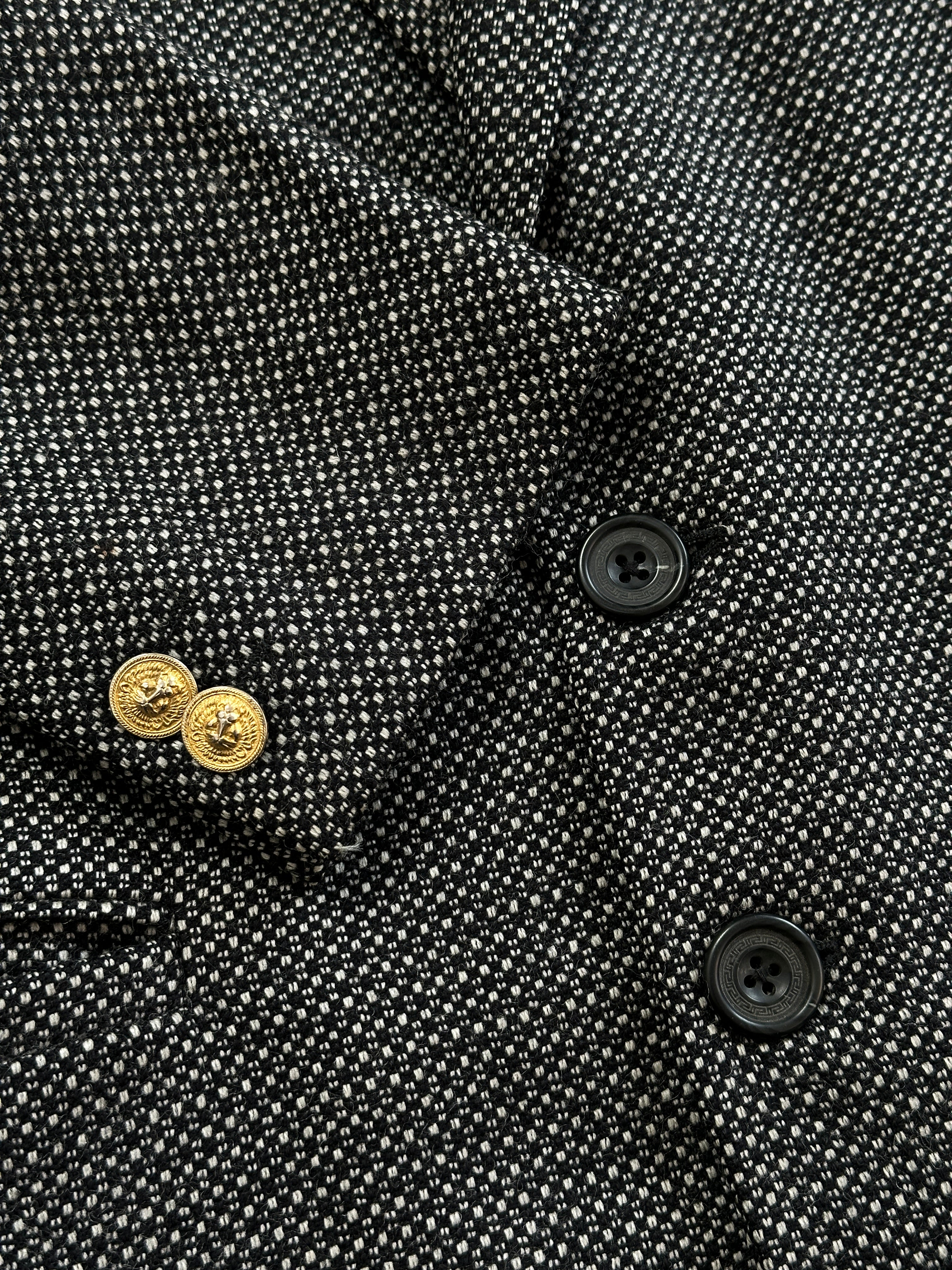 Gianni Versace Versus 90s pure wool single-breasted blazer in size 40R/L, featuring classic tailored design and Versace branding.