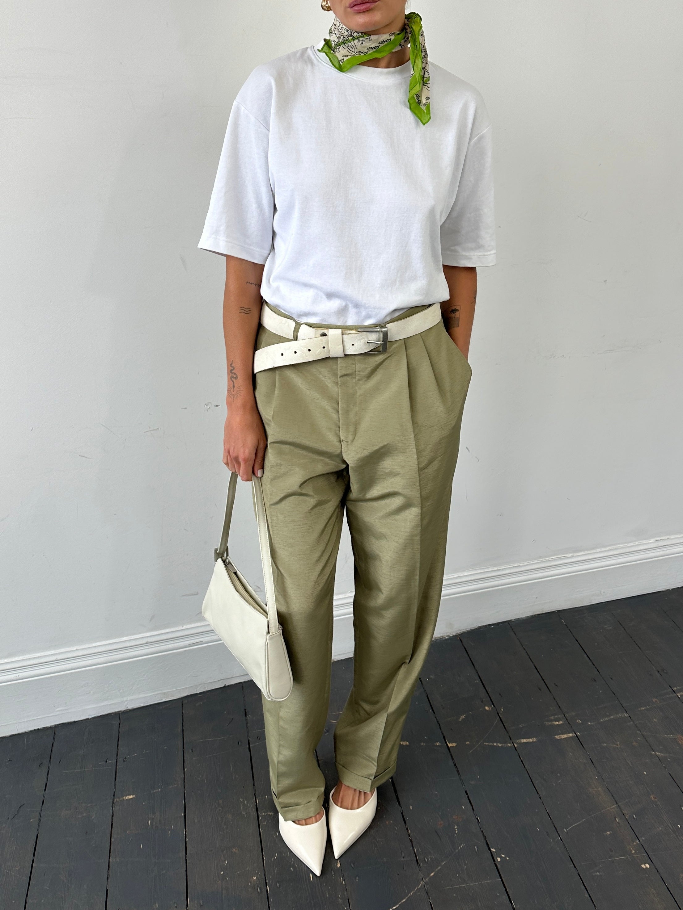 Vintage linen blend satin high-waisted trousers with straight legs and pleated design, tailored fit in size W32.