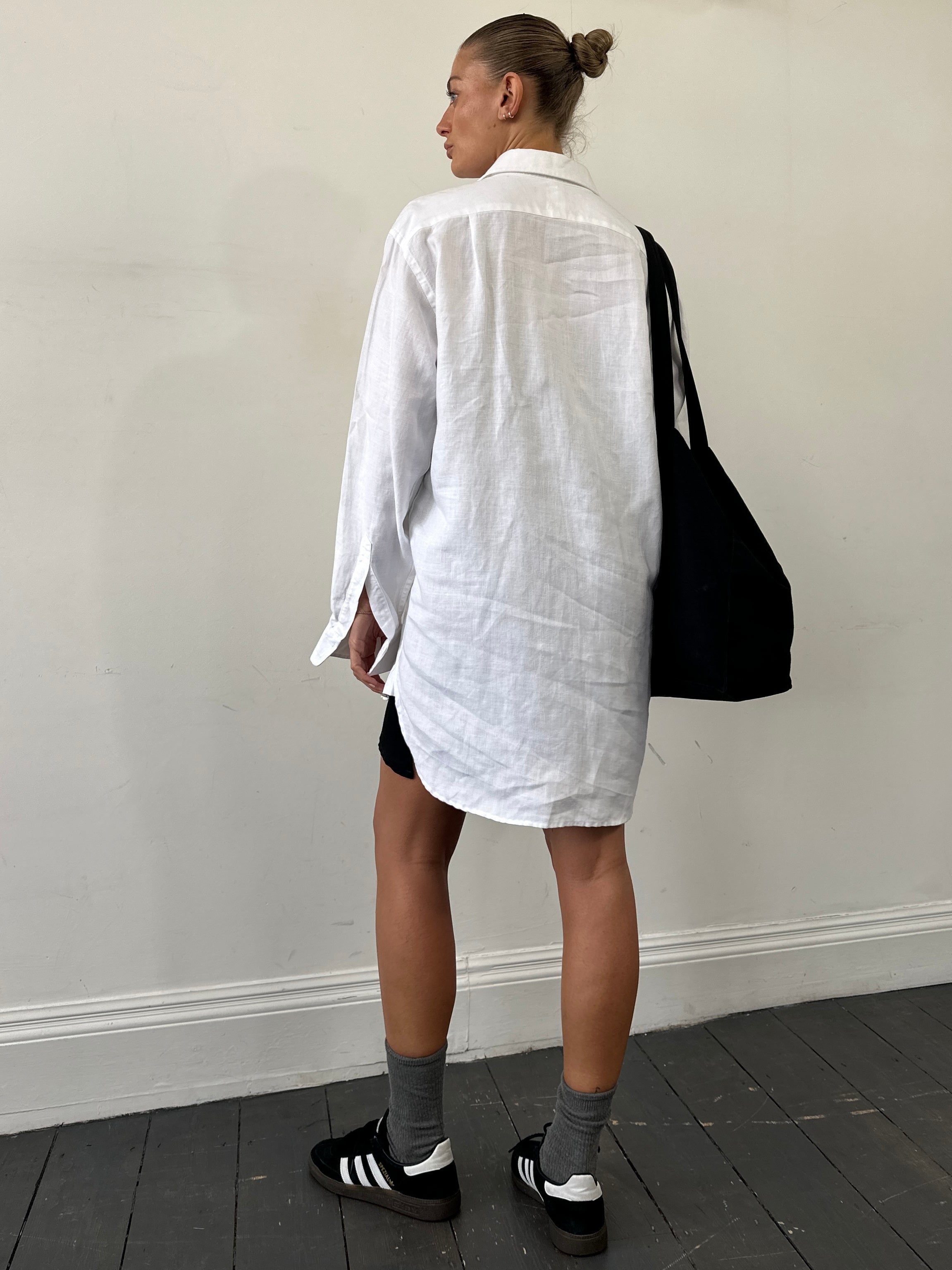 Vintage Pure Linen Shirt in XL/XXL, showcasing a classic, breathable linen shirt with a relaxed fit and vintage style.