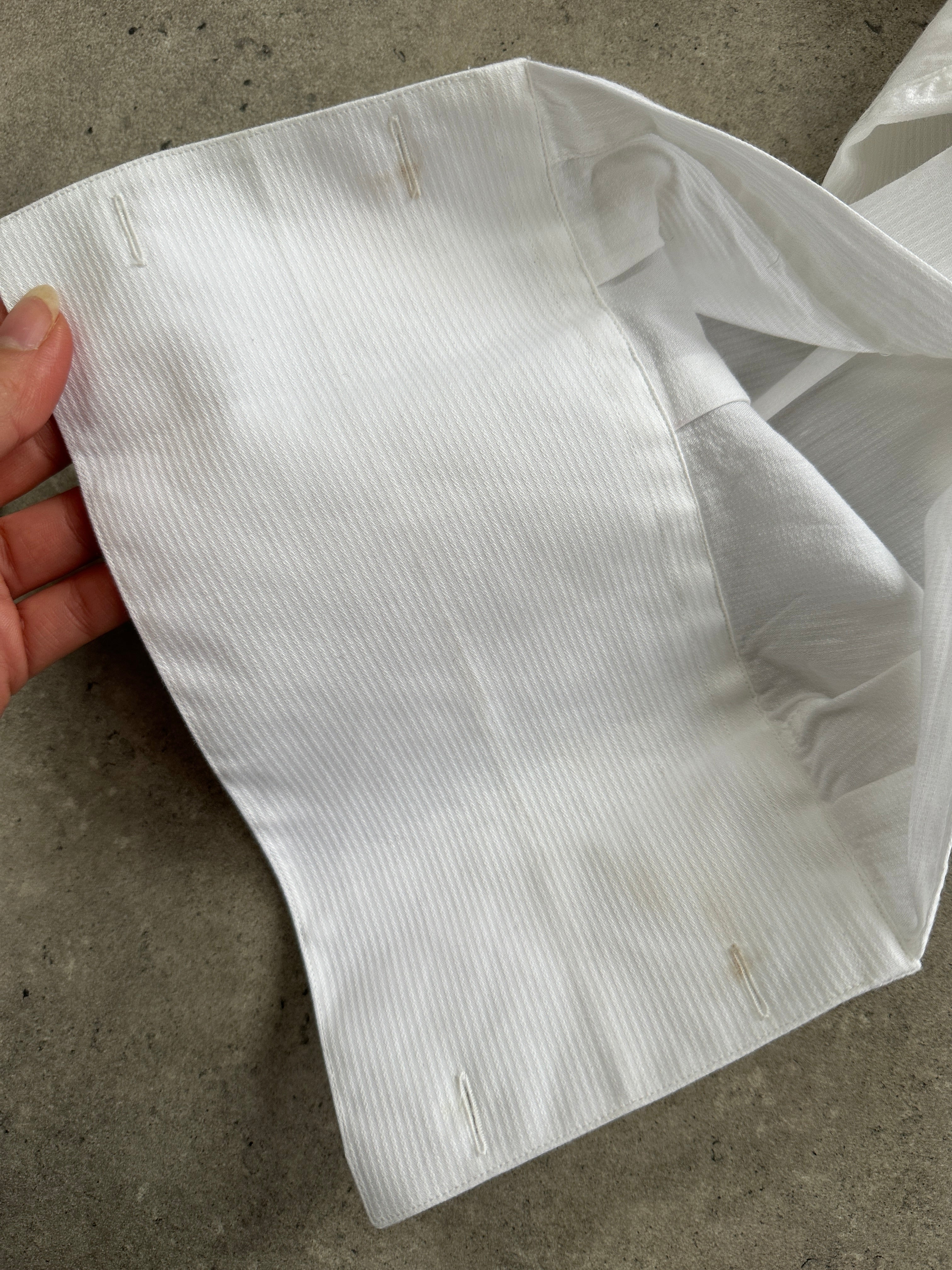 Vintage Italian vintage pure cotton wing collar shirt in size L, shown with classic collar and button-down front.