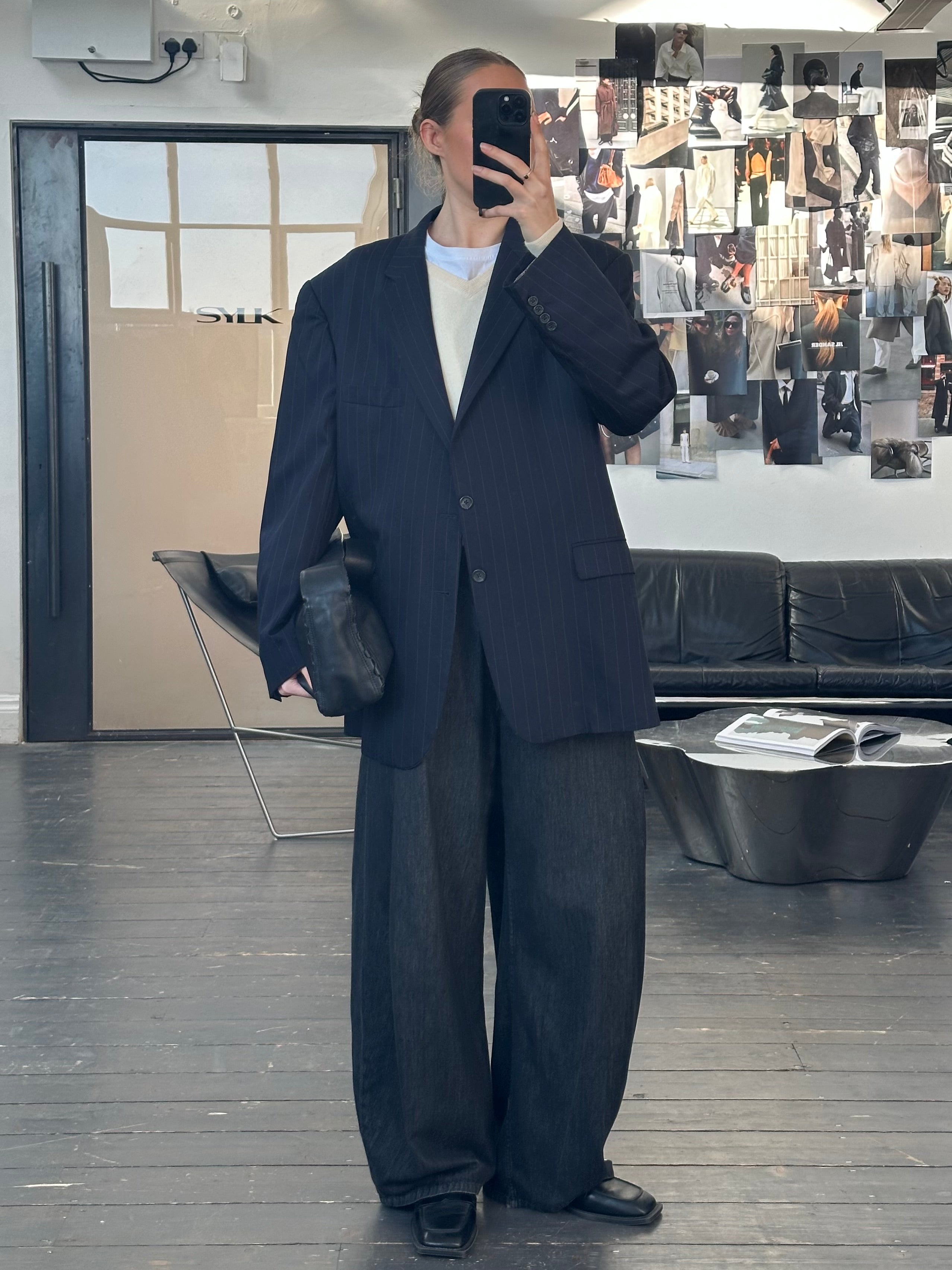 Burberry London 2000s wool stripe single-breasted blazer in size 48R/XXL, featuring classic tailored fit and signature Burberry pattern.