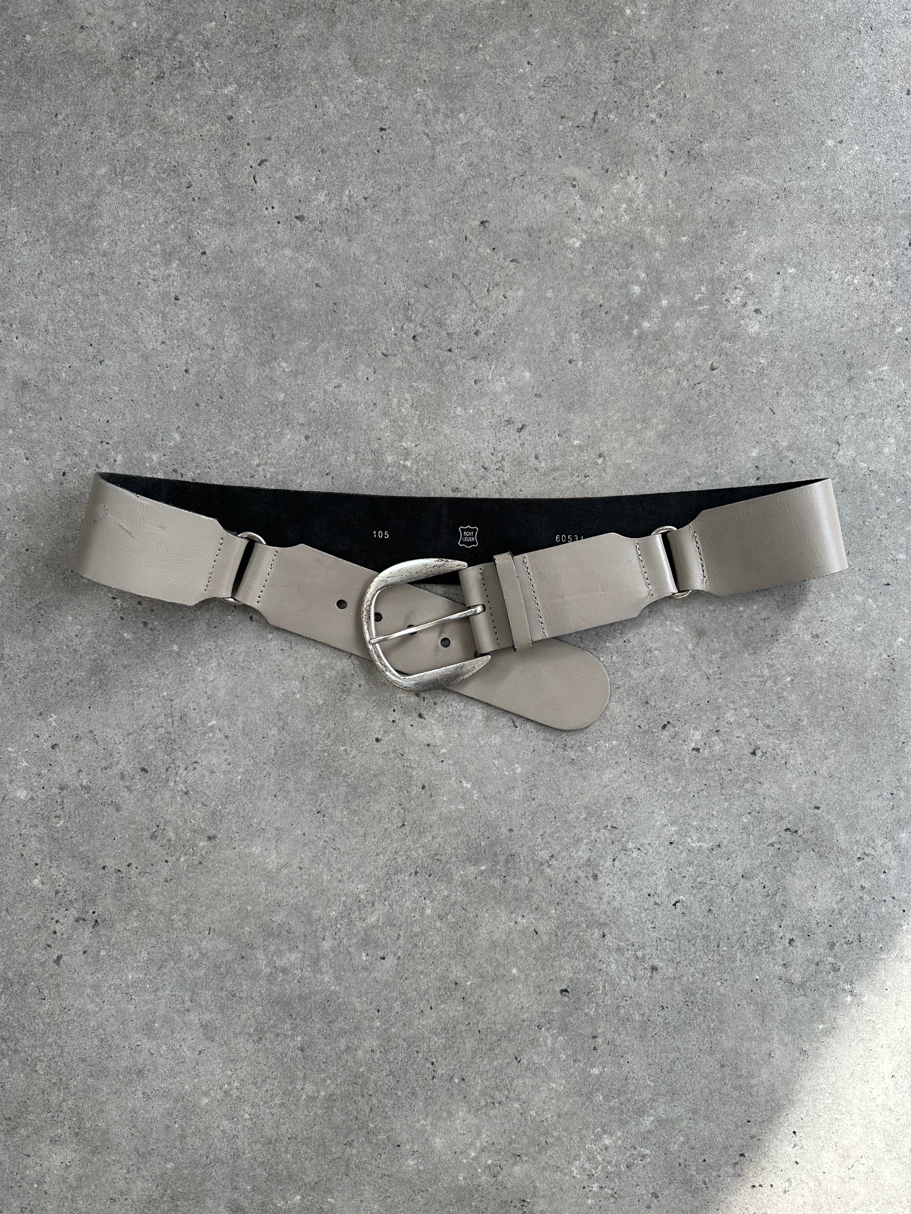 Italian vintage 1990s chunky leather belt with worn finish, size W37-41, stylish accessory with classic craftsmanship