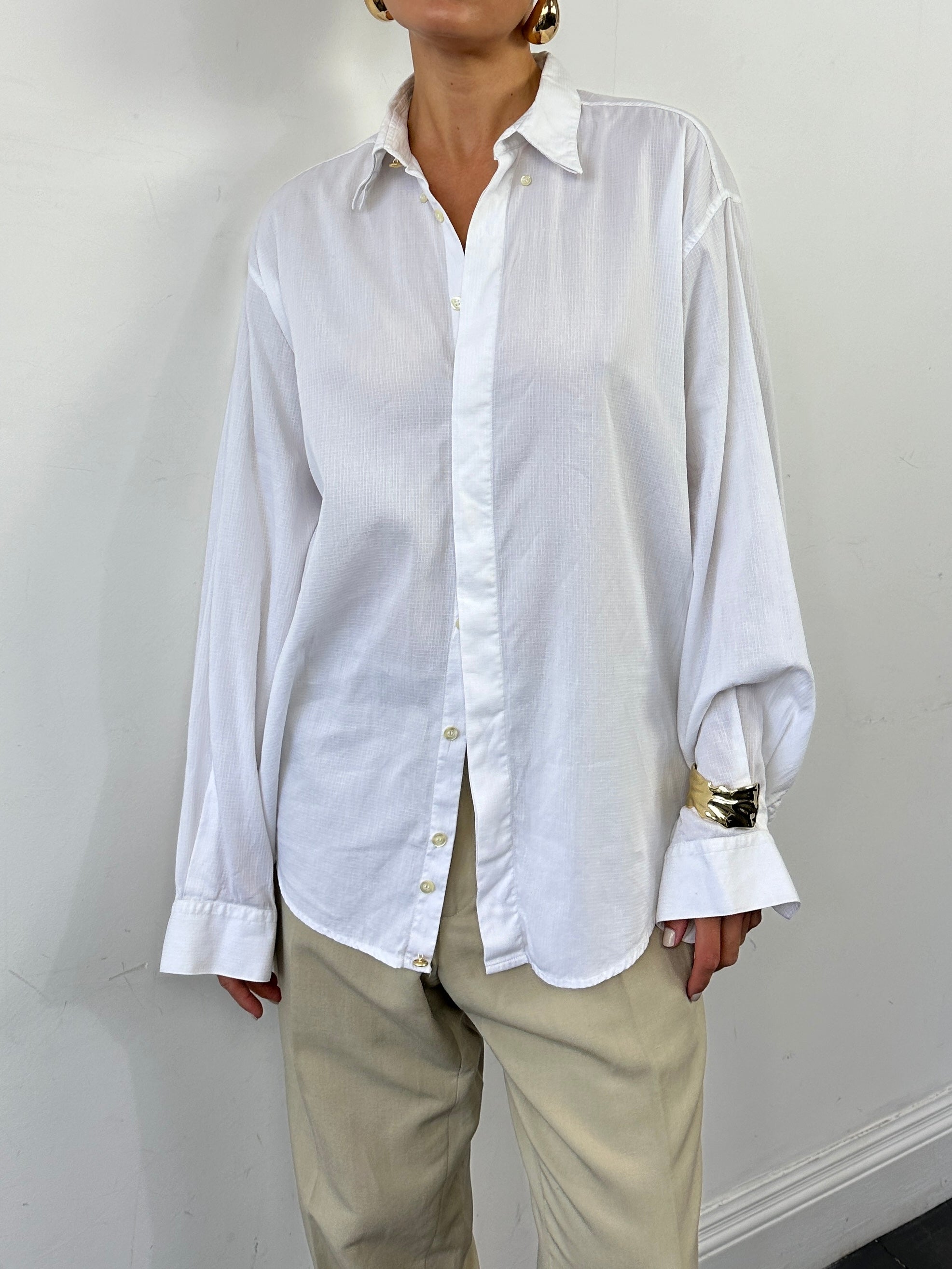 Versace Classic V2 pure cotton shirt in size XL, styled in a sleek, minimalist design with a collar and button-up front.