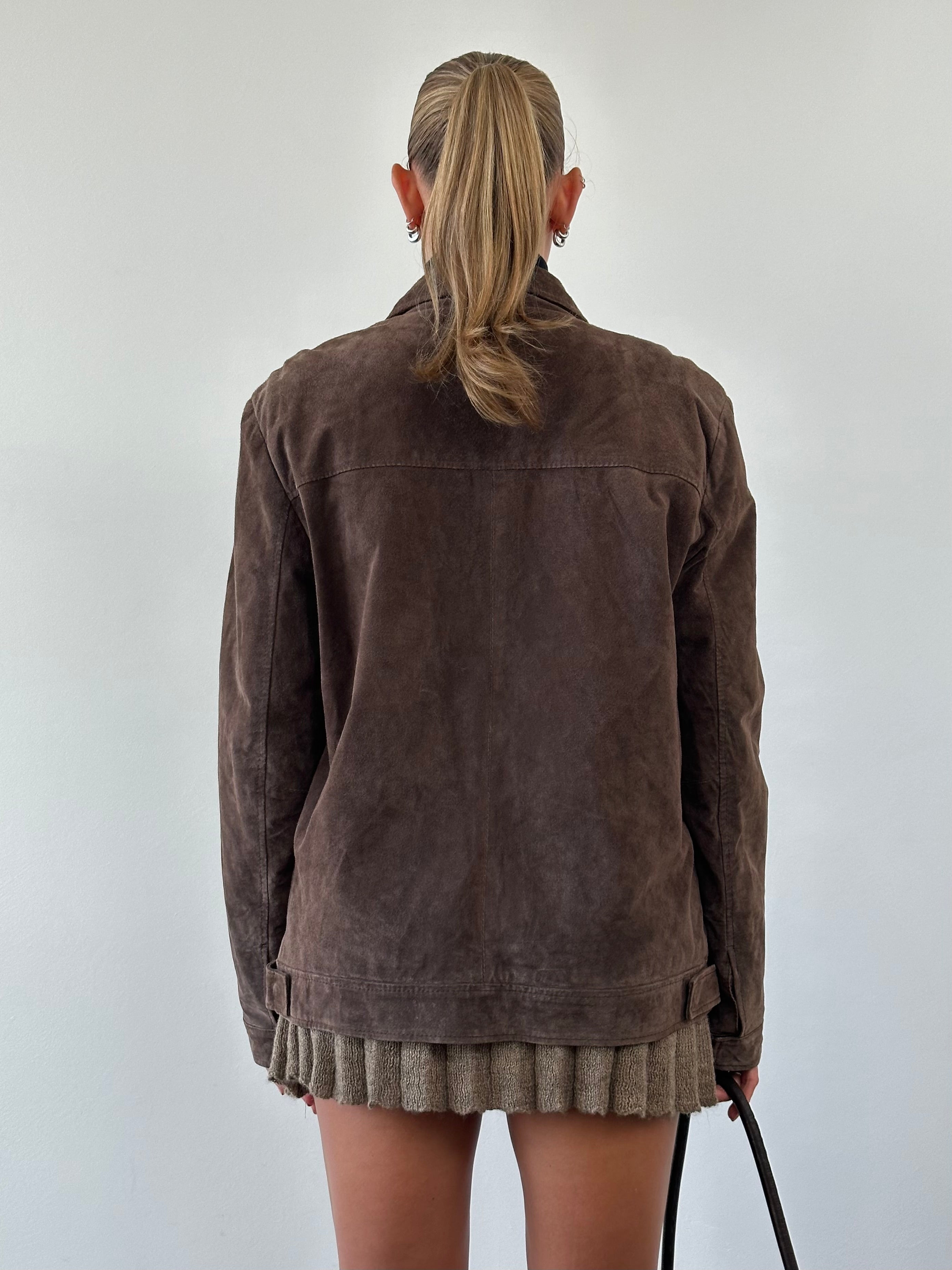 Vintage suede zip-up jacket in large size, featuring a classic design with a front zipper and soft suede material.