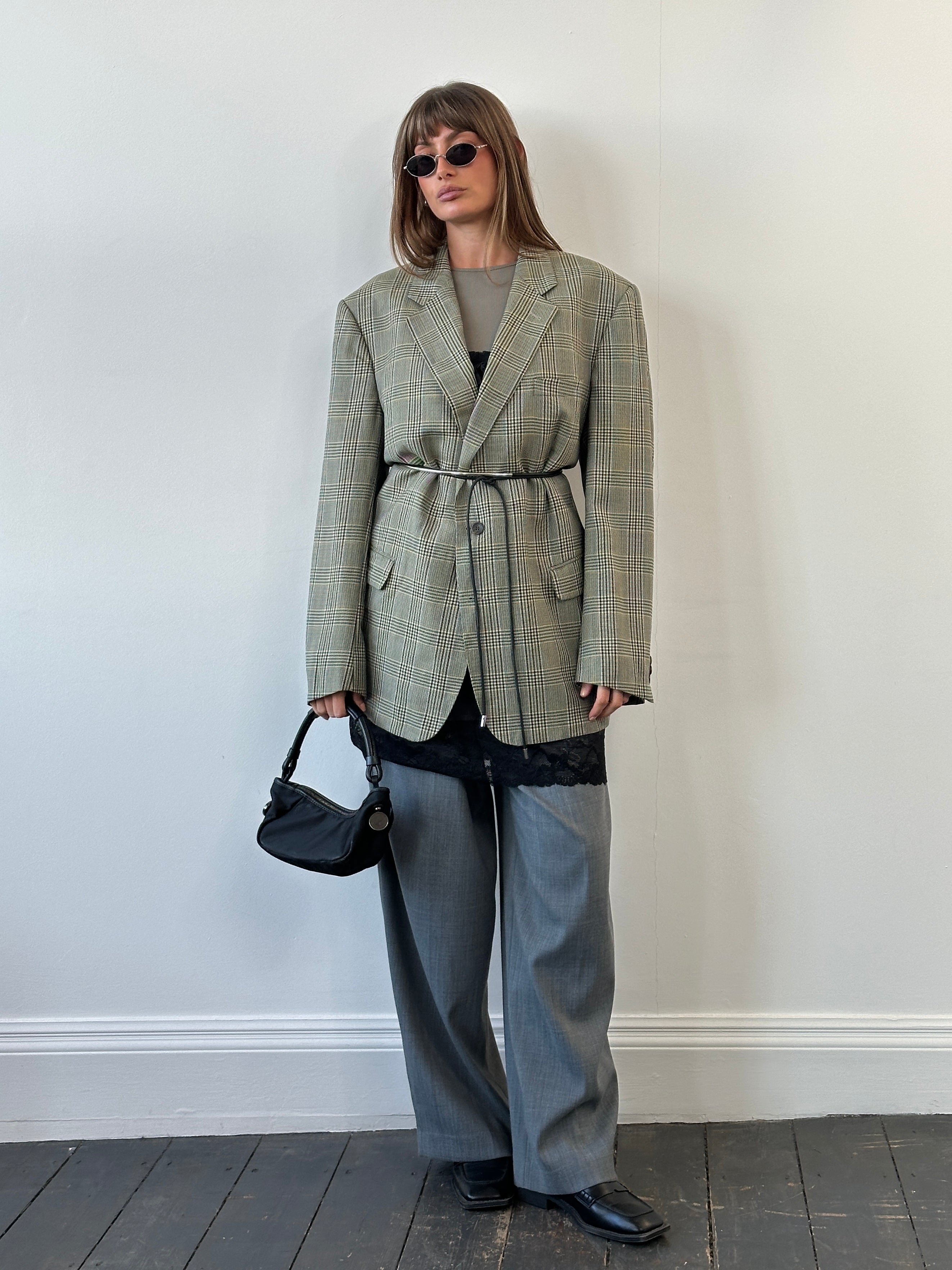Burberry 1980s pure wool check blazer, single-breasted, in size 48R/XXL, featuring classic plaid pattern and tailored fit.