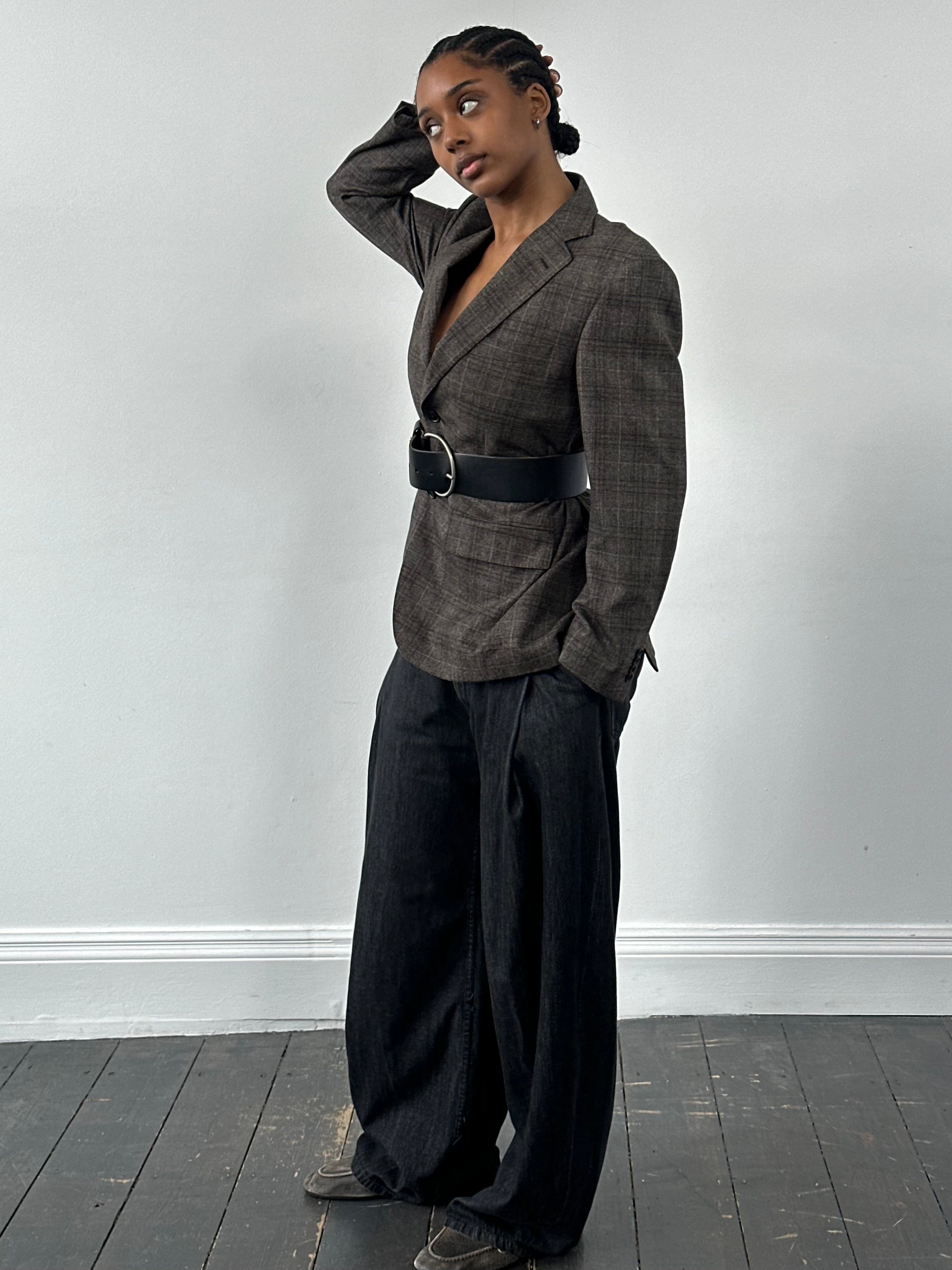 Loro Piana Le Chic 1990s pure wool check blazer with tailored fit, classic pattern, and structured lapels, size 36R/S.