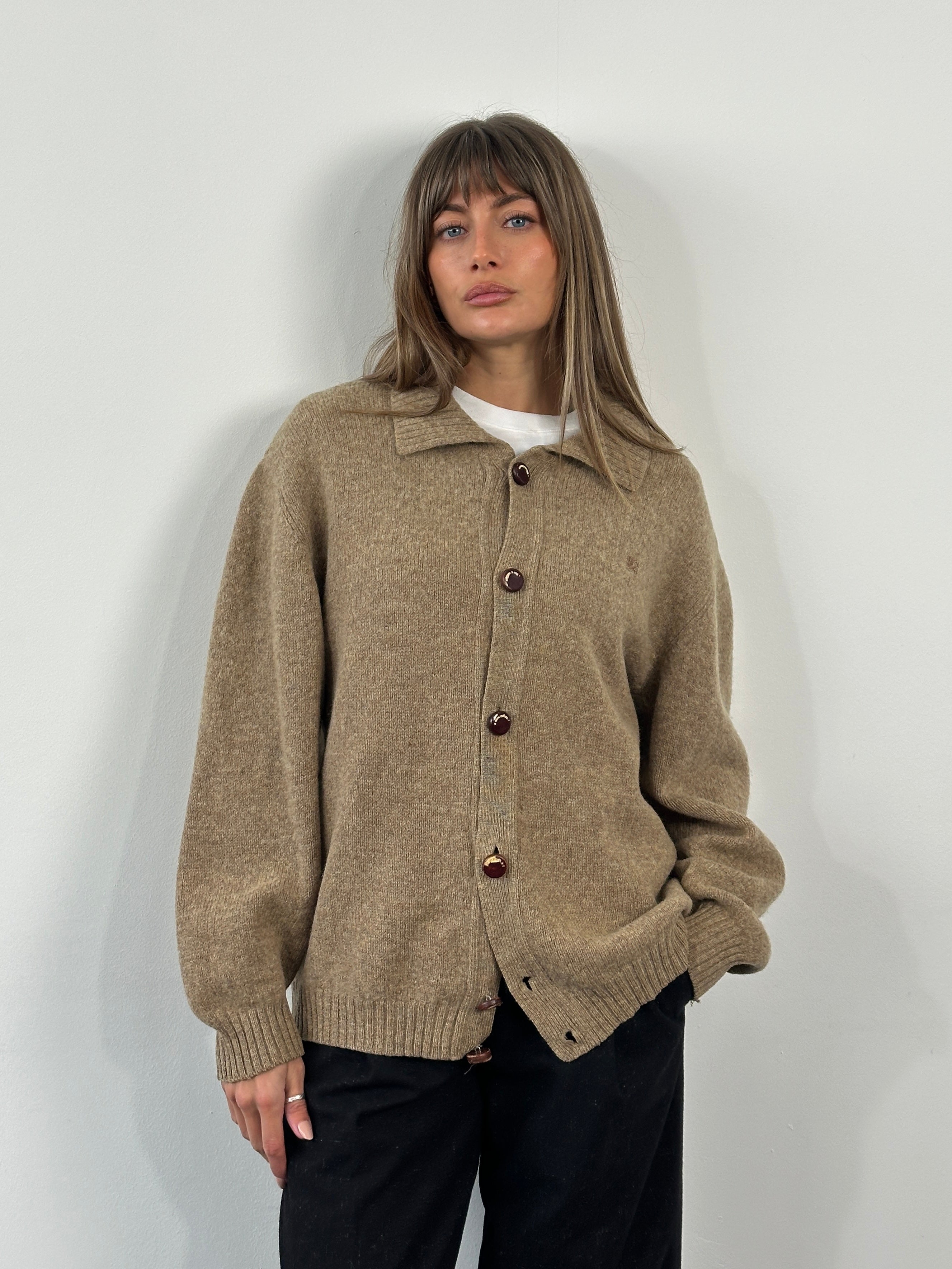 Burberry London 1990s wool knitted logo cardigan in XL, featuring a classic knit pattern and iconic Burberry logo on the front.