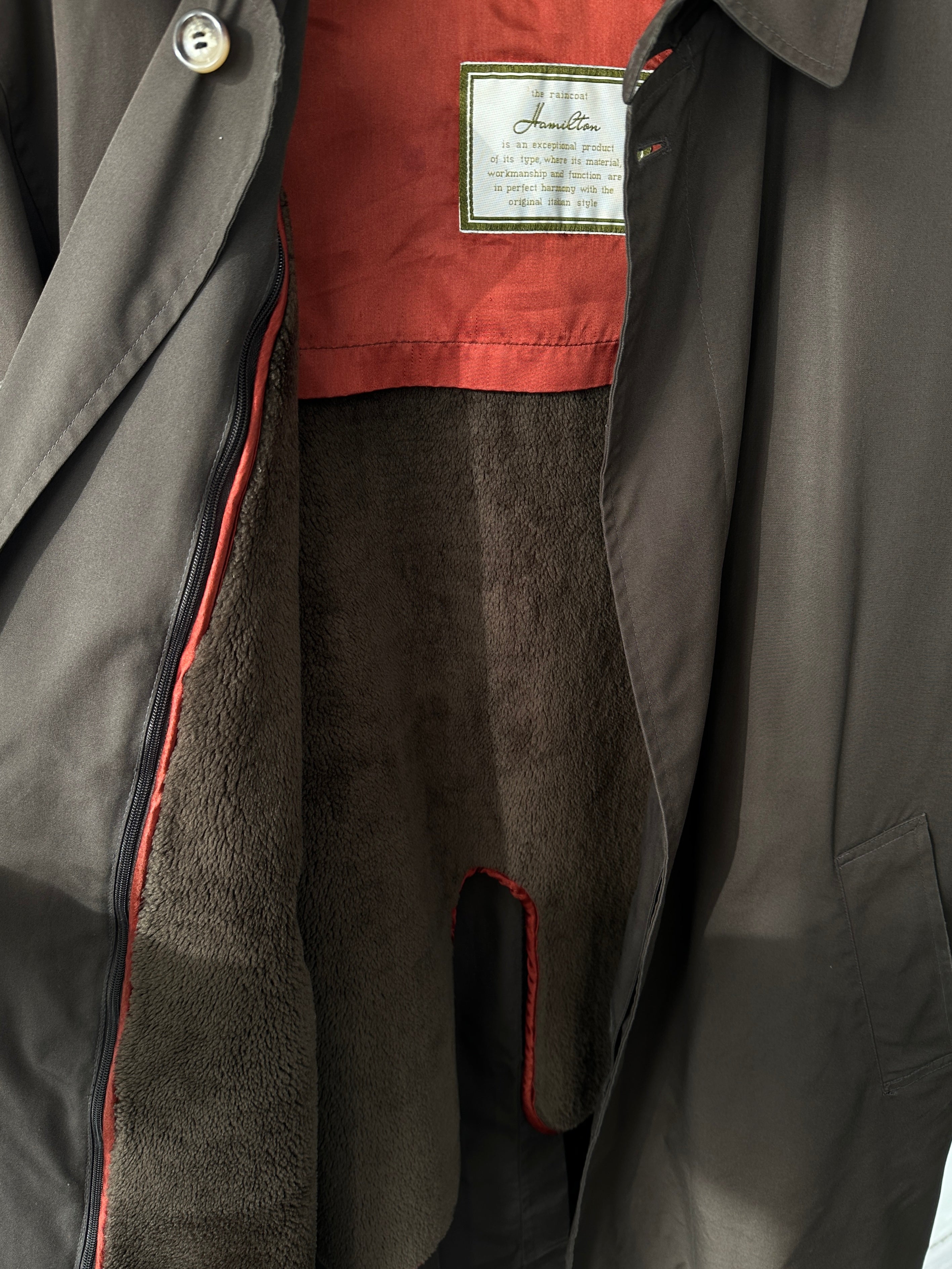 Vintage concealed placket trench coat in XXL, showing classic style and tailored fit with button details and belt in a neutral color.