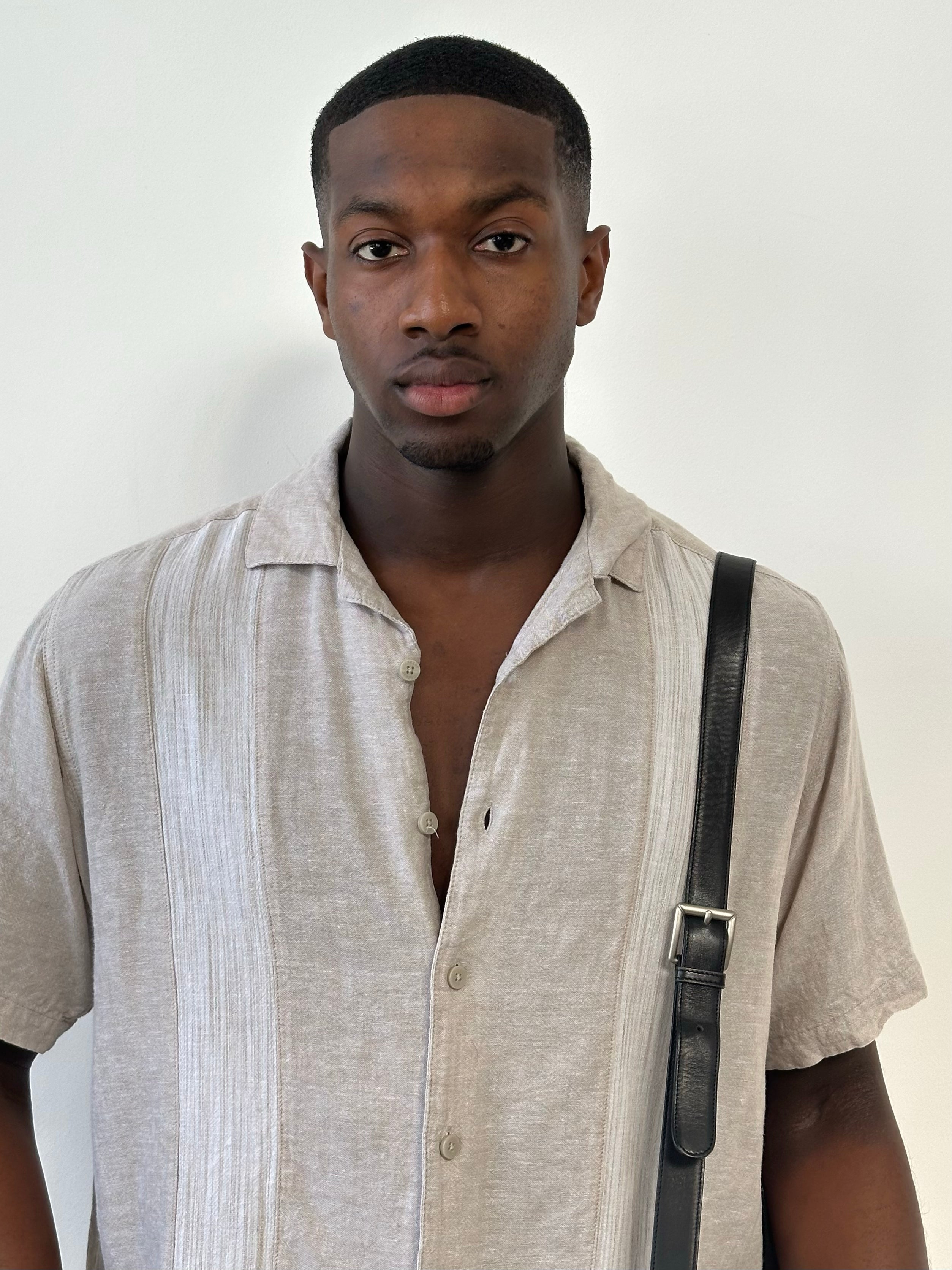 Vintage 2000s linen cotton short sleeve stripe shirt in size M, showing a classic casual design with blue and white stripes.