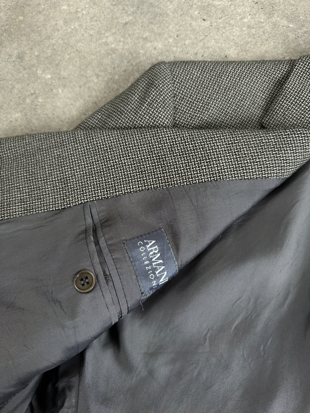 Armani Collezioni 1990s wool check single-breasted blazer in size M, tailored with a classic fit and stylish pattern.