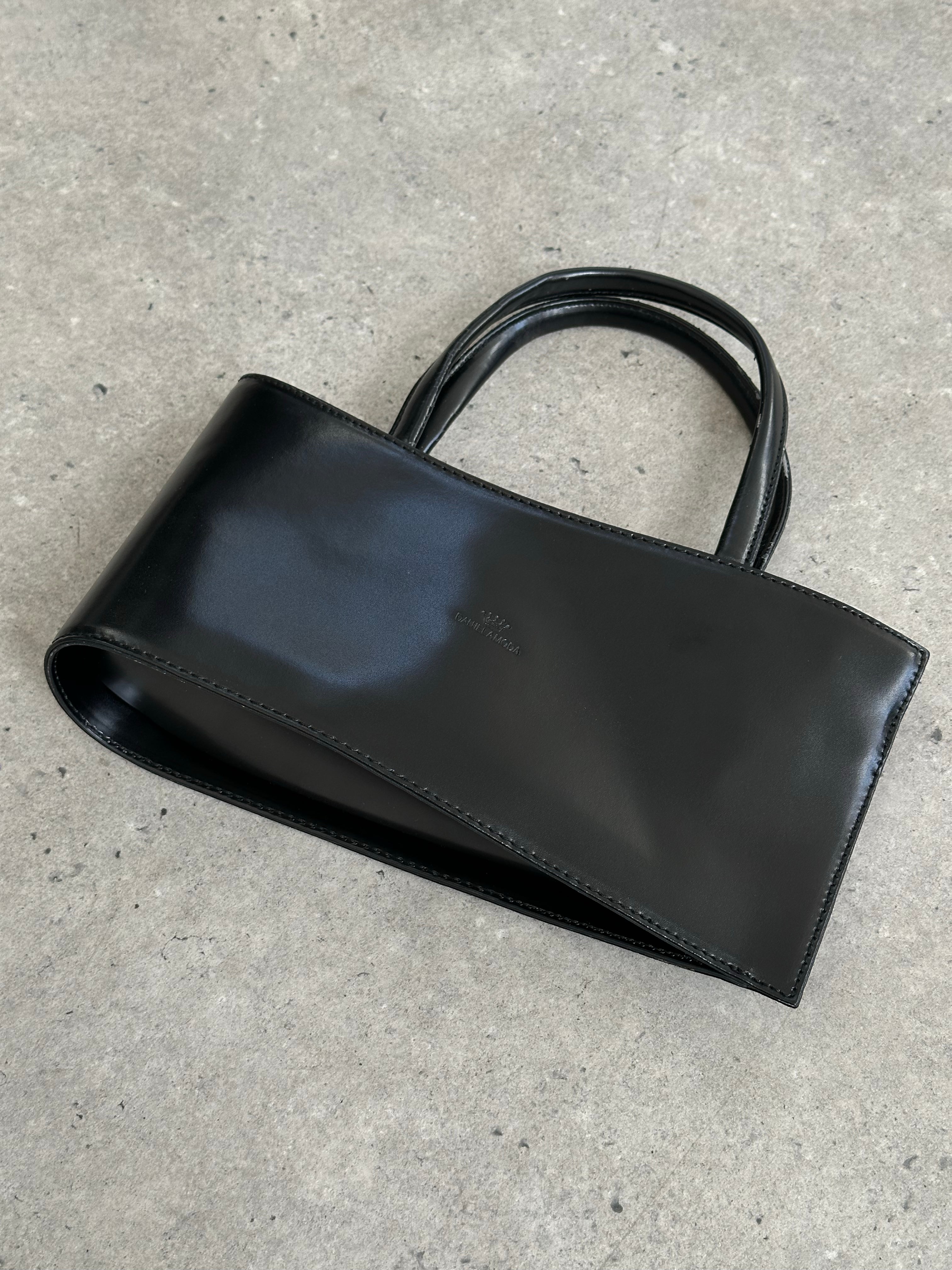 Italian Vintage 2000s Curved Leather Hand Bag