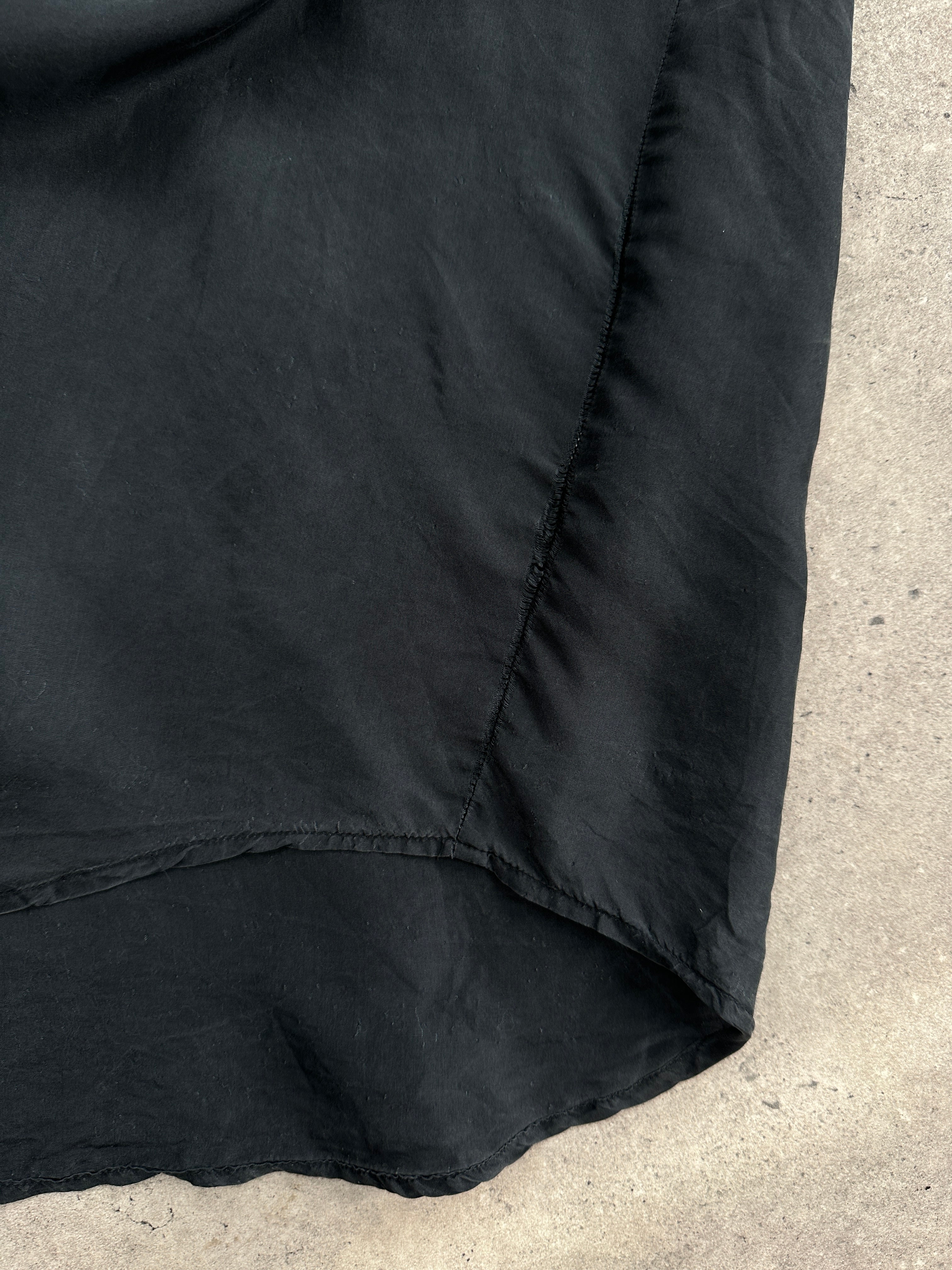 Vintage Italian pure silk shirt in XL size, featuring a classic design with smooth fabric and elegant details.