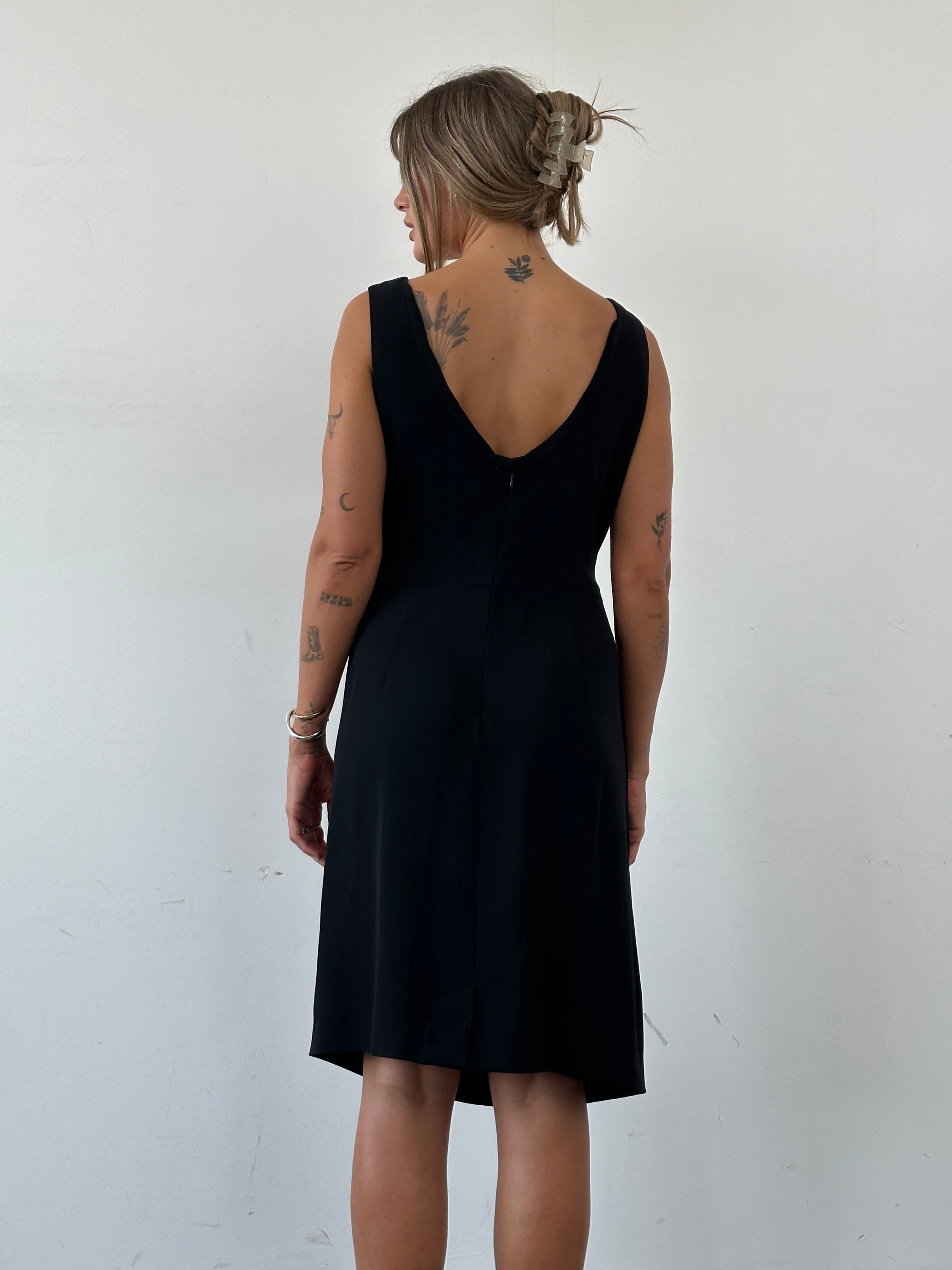 Max Mara tie front cutout midi dress in size L, featuring a stylish design with a flattering silhouette and elegant detailing.