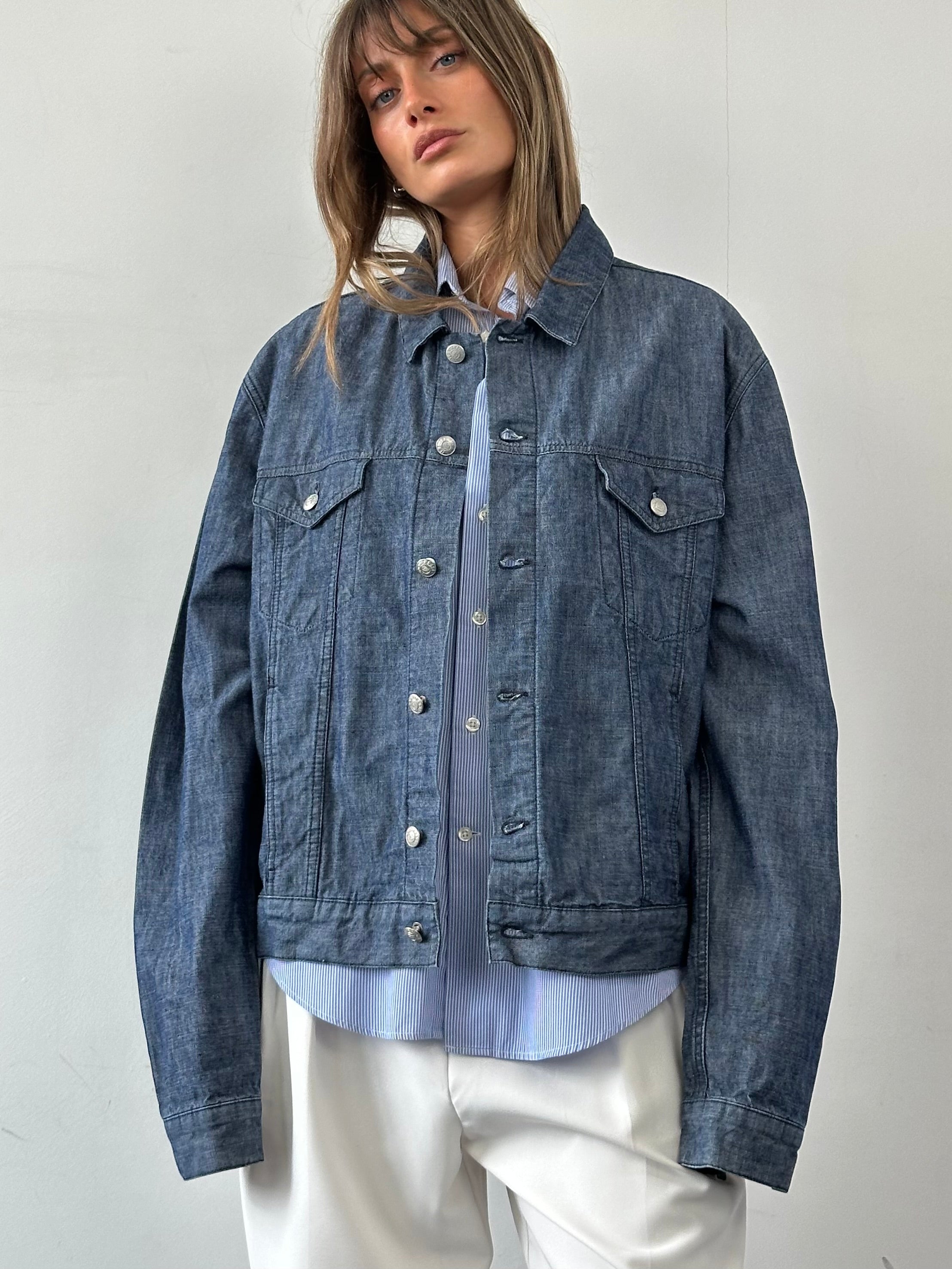 Versace Classic V2 90s bespoke button denim jacket in size L/XL, featuring a stylish denim design and signature branding.