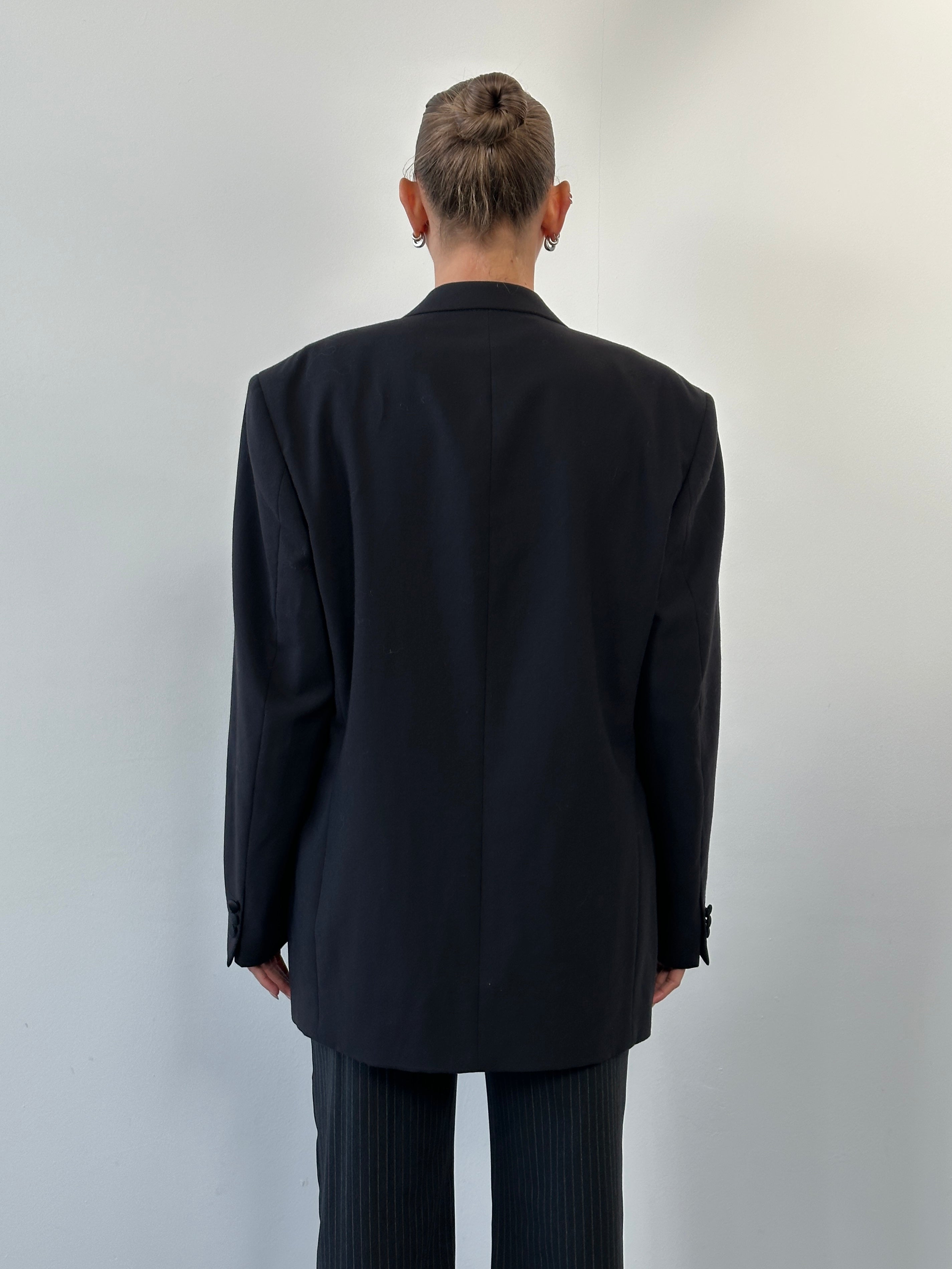 Gianfranco Ferre 1990s double-breasted pure wool tuxedo blazer in size 42R/XL, tailored fit with classic lapels and button details.