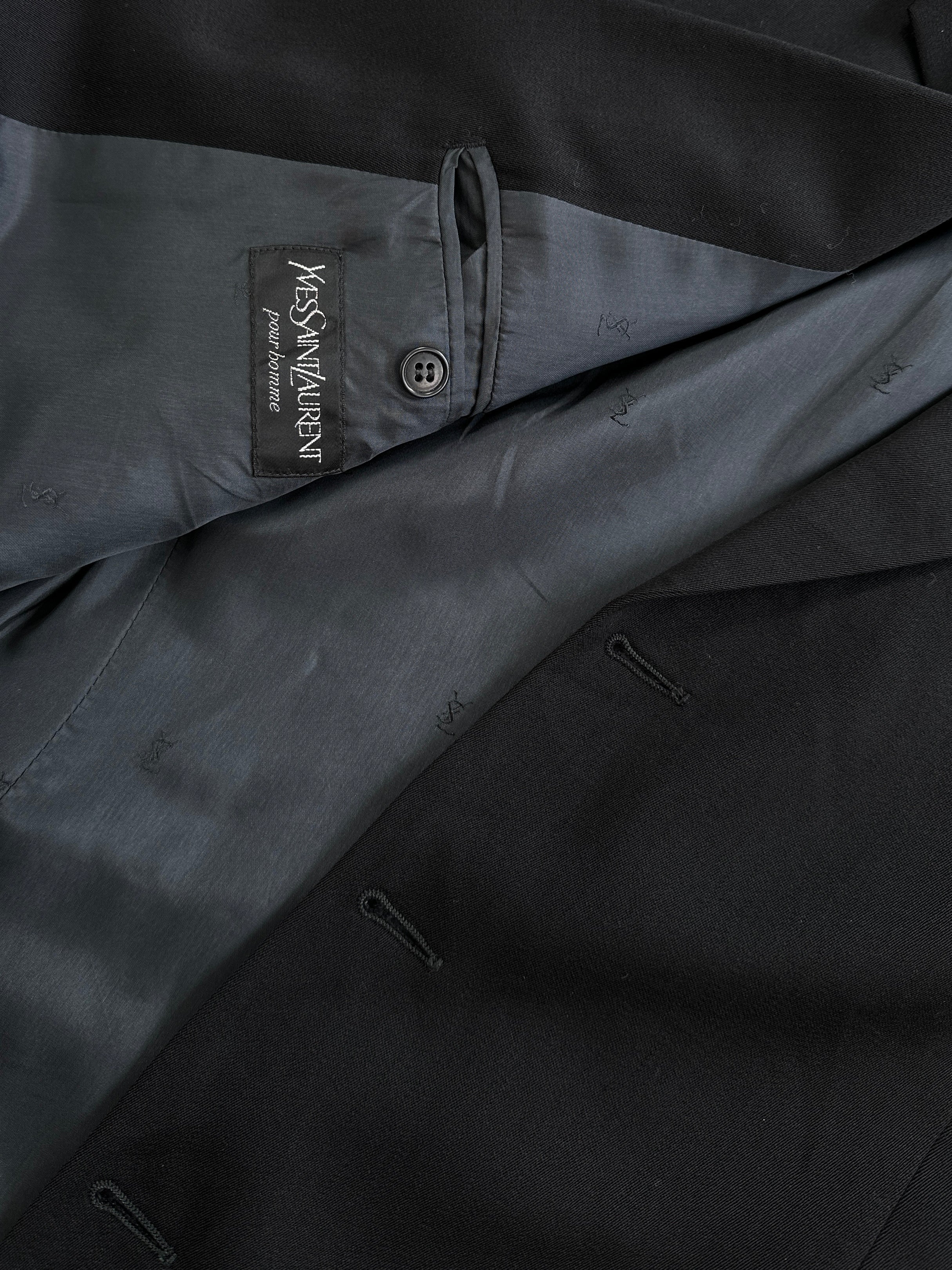 Yves Saint Laurent Pour Homme pure wool single-breasted blazer in size 42R/XL, dark tailored men's blazer with notch lapels.