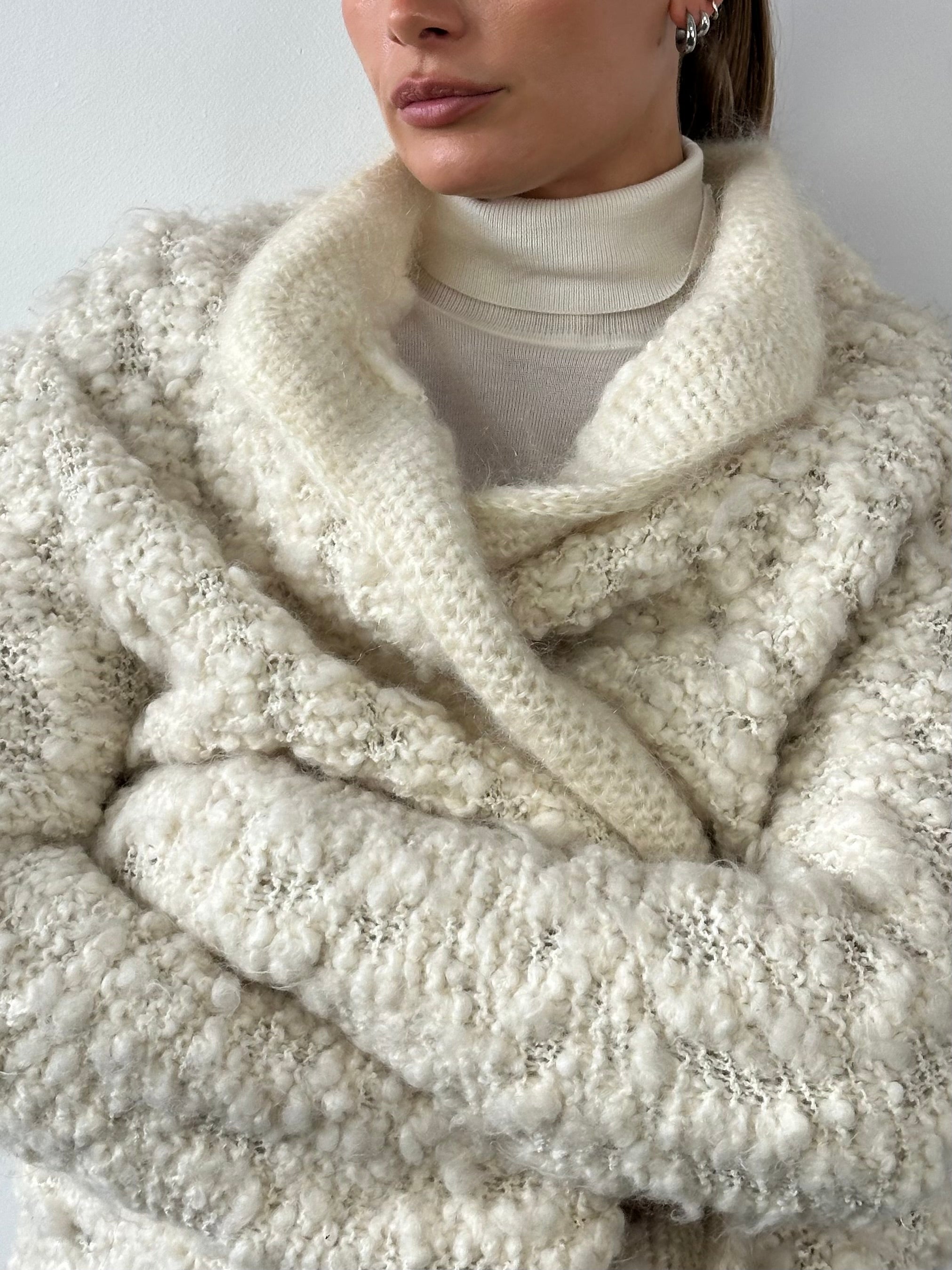 Vintage wool mohair knitted cardigan in XL, featuring a cozy, textured design and classic button-up style.