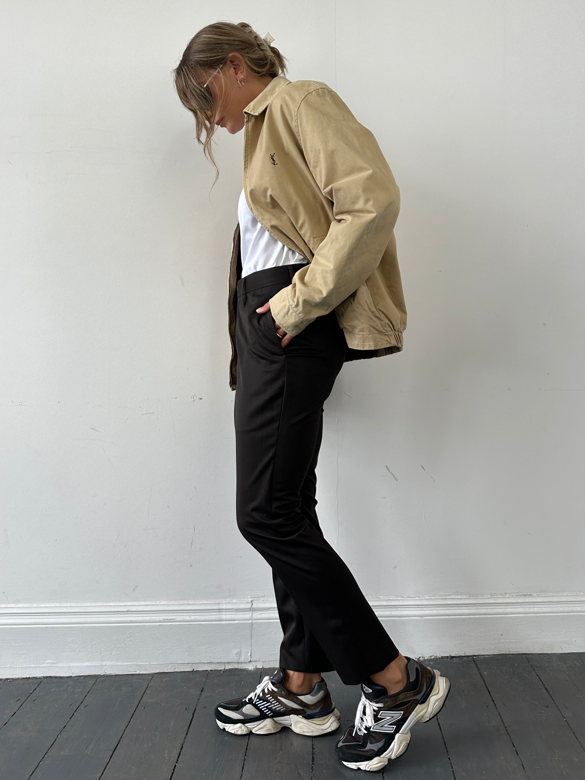 Gucci wool tailored trousers in size W30, shown in a classic fit with a tailored design and neutral color.