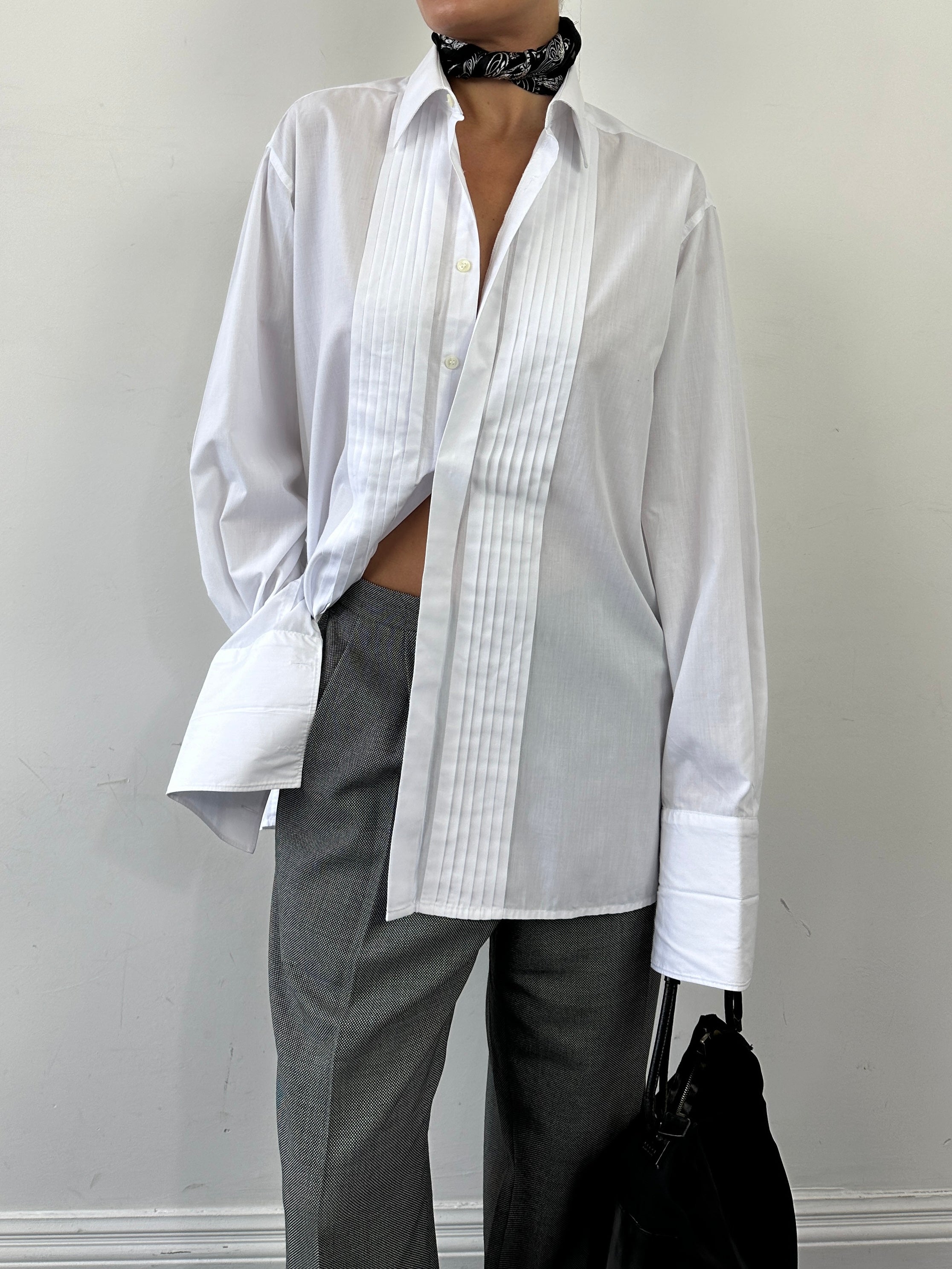 Vintage vintage pleated tuxedo dress shirt in XL/XXL, featuring classic pleats and formal shirt details.