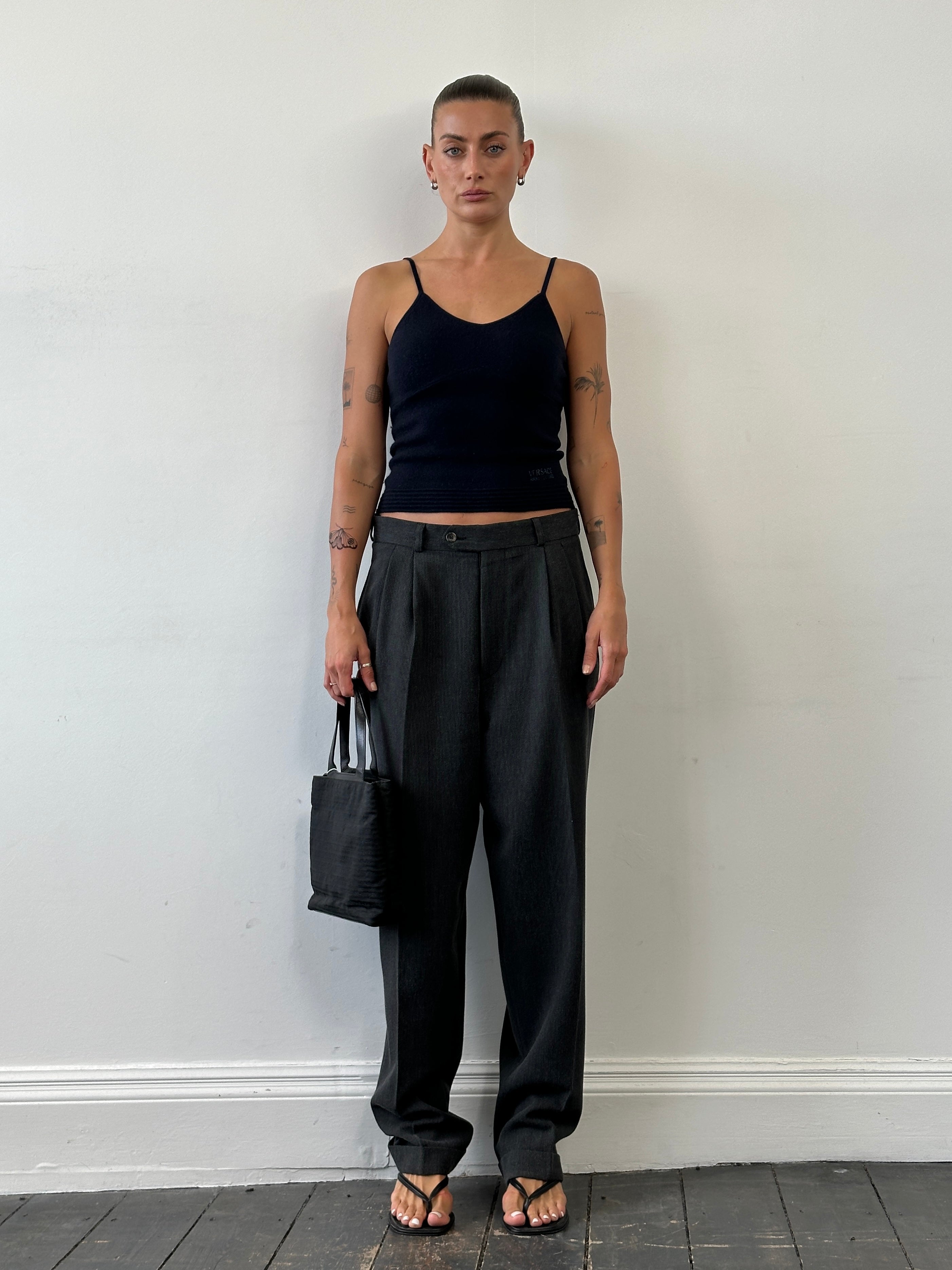 Vintage high waisted woven pleated tailored trousers in W30, featuring a classic design and structured fit.