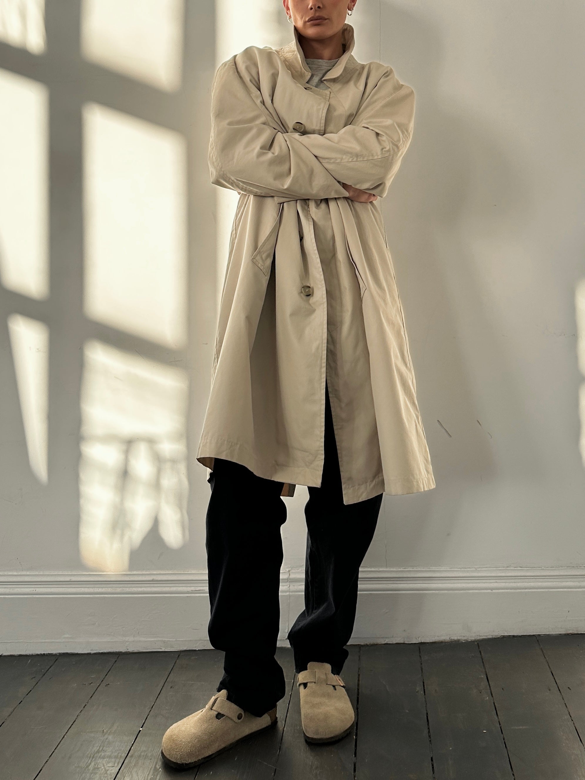 Christian Dior Monsieur cotton trench coat with concealed placket in XXL, featuring classic design and button details.