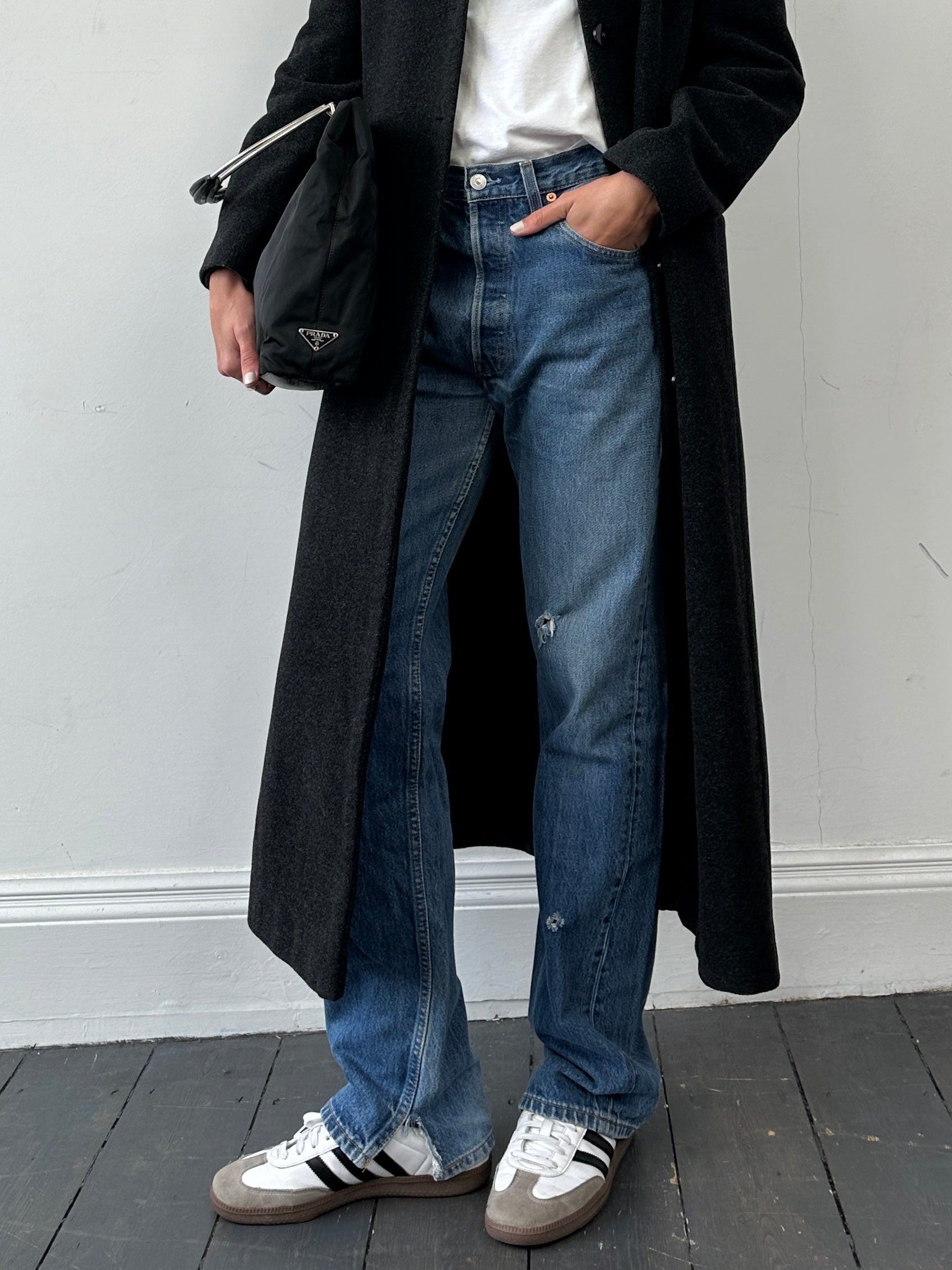 Levi’s 501 Mid Wash Distressed Straight Leg Denim Jeans with W30 waist, classic fit, and distressed detailing.